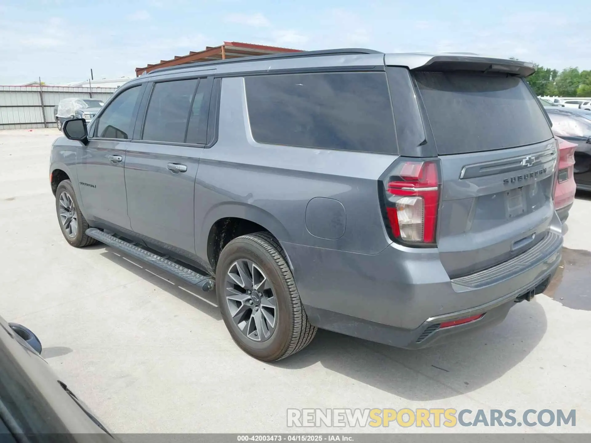 3 Photograph of a damaged car 1GNSKDKD8MR375007 CHEVROLET SUBURBAN 2021