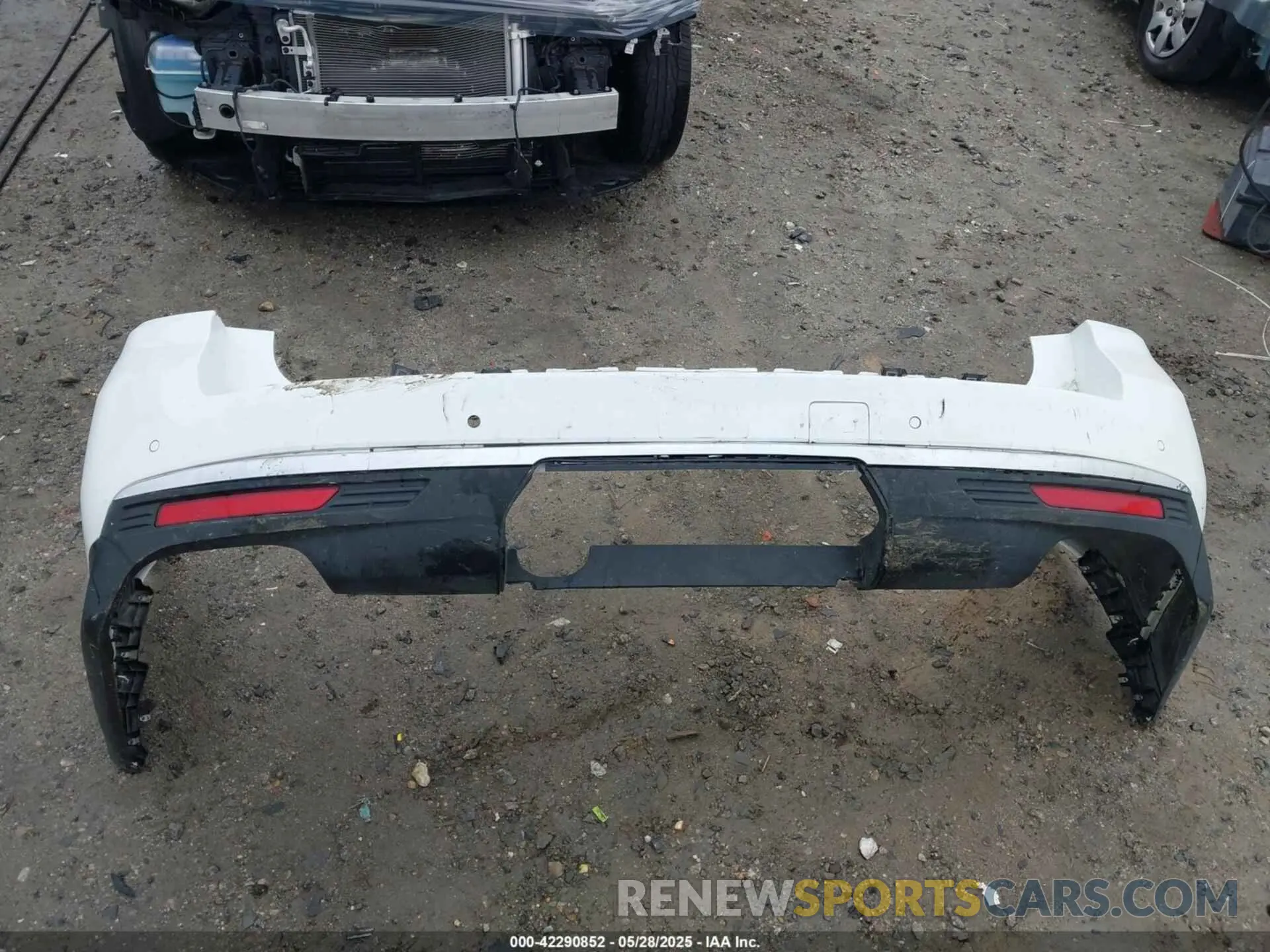 12 Photograph of a damaged car 1GNSKFKD0MR282462 CHEVROLET SUBURBAN 2021