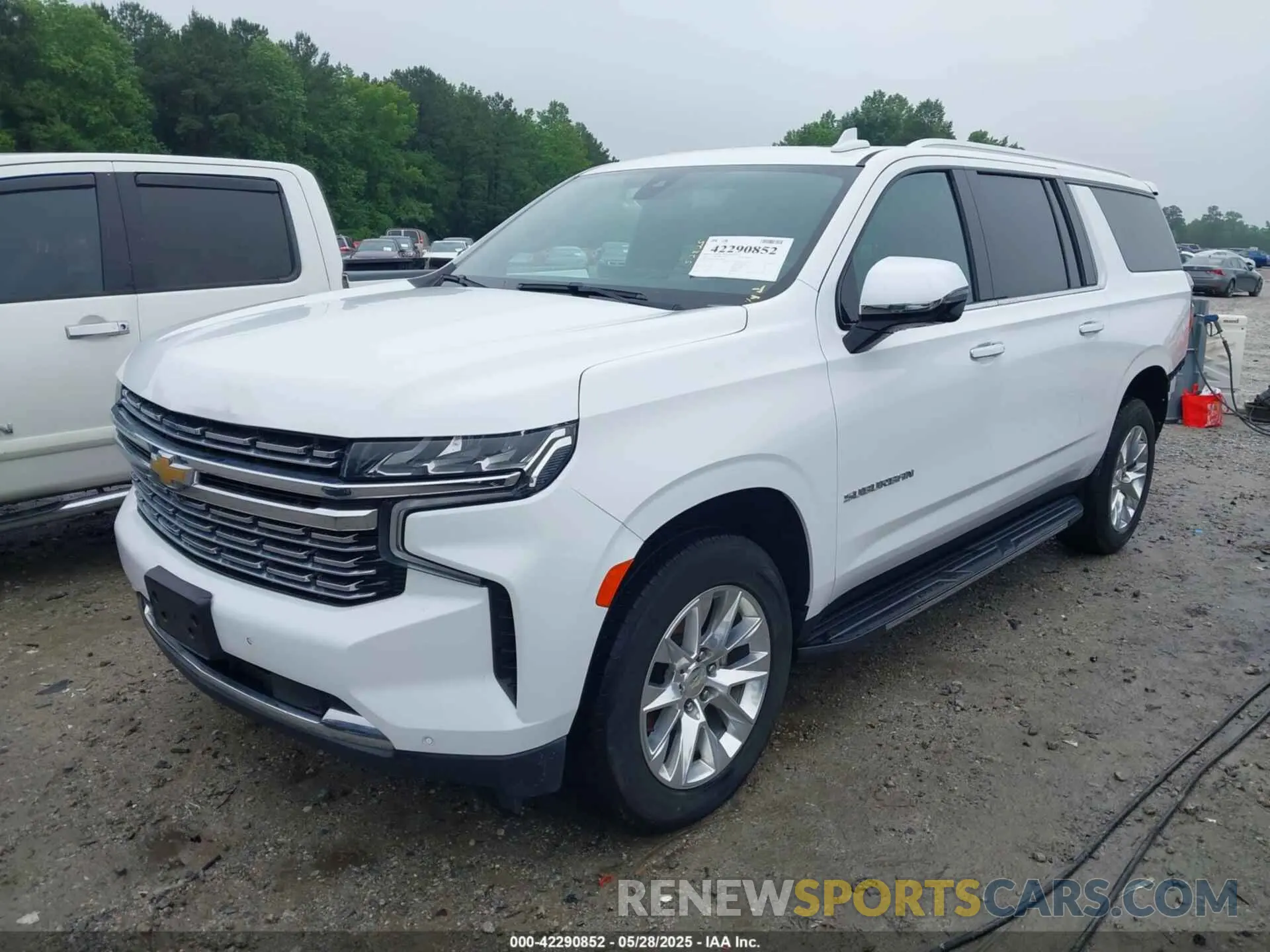 2 Photograph of a damaged car 1GNSKFKD0MR282462 CHEVROLET SUBURBAN 2021