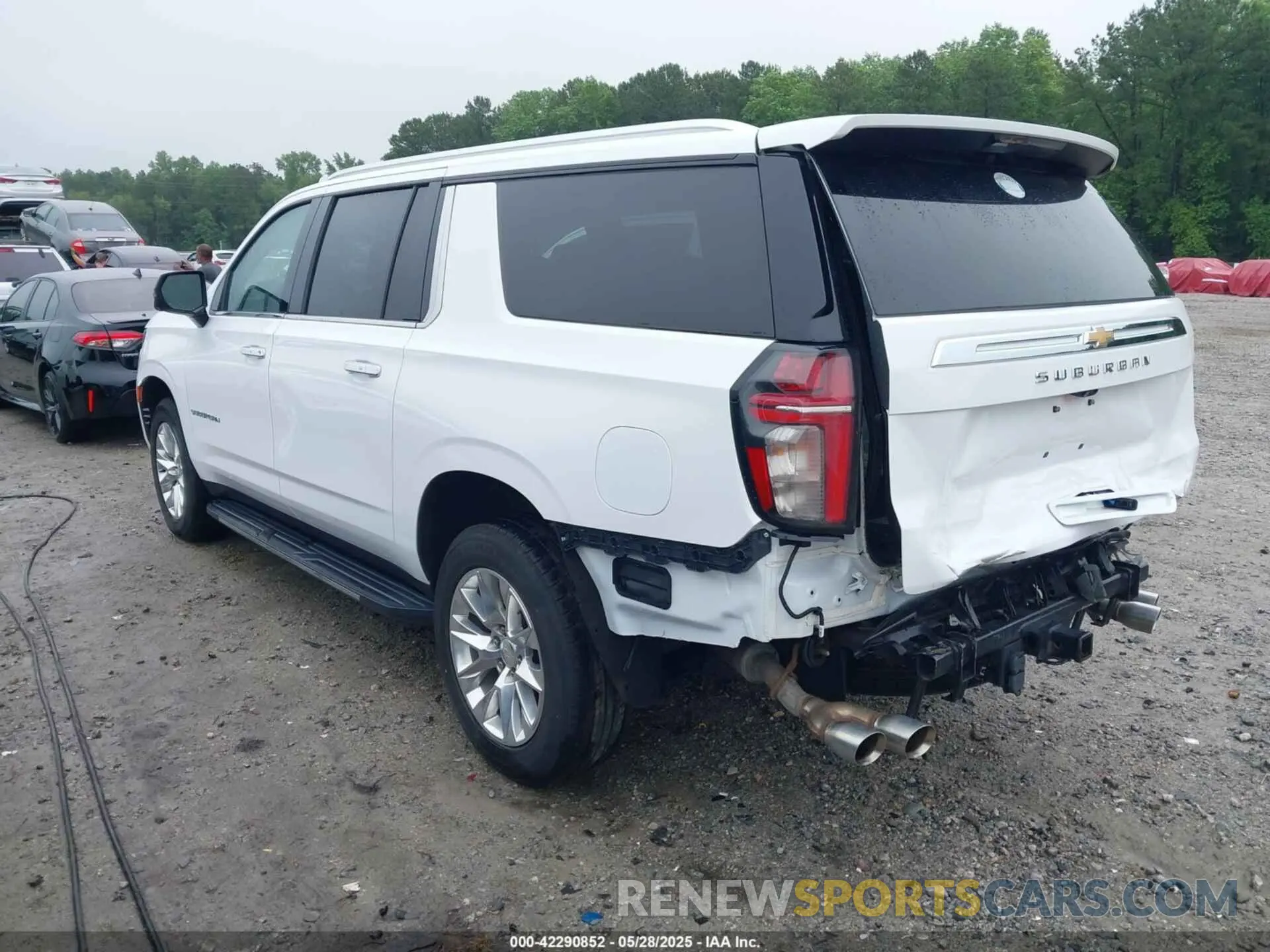 3 Photograph of a damaged car 1GNSKFKD0MR282462 CHEVROLET SUBURBAN 2021