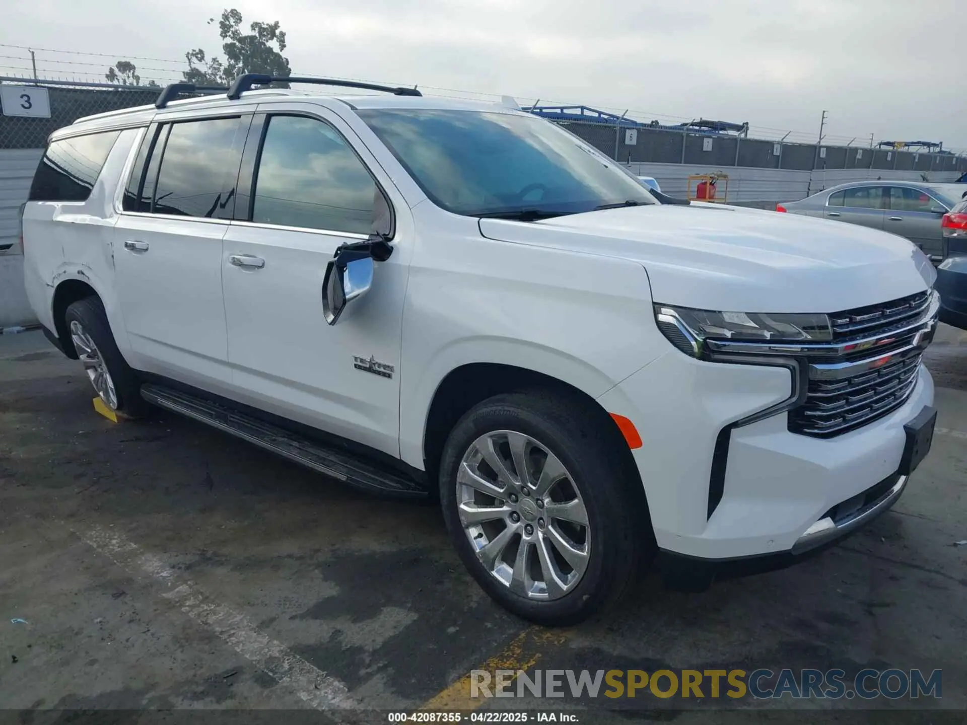1 Photograph of a damaged car 1GNSKFKDXMR185737 CHEVROLET SUBURBAN 2021