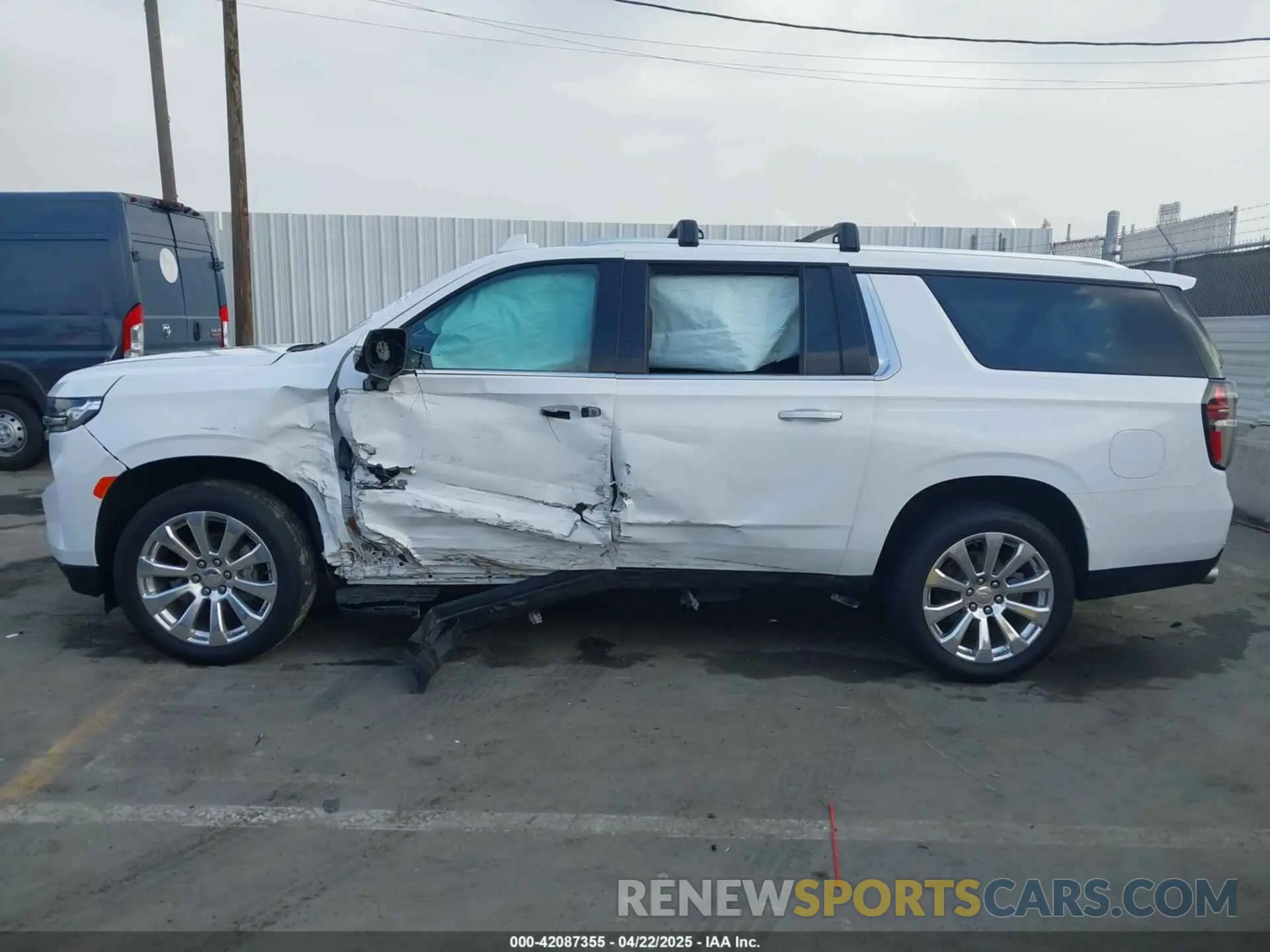 13 Photograph of a damaged car 1GNSKFKDXMR185737 CHEVROLET SUBURBAN 2021