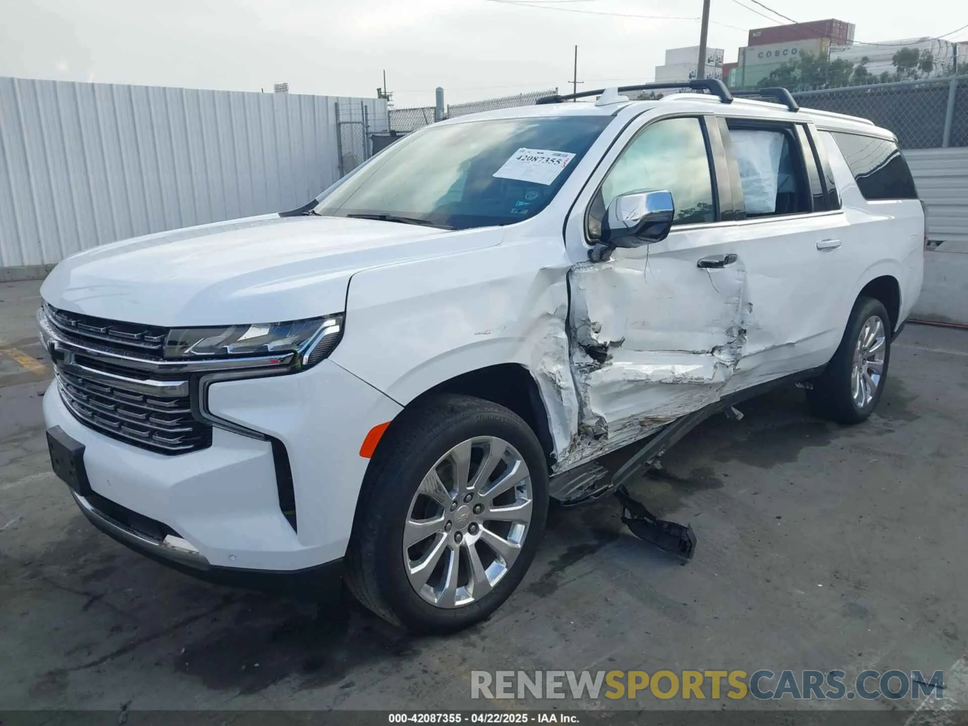 2 Photograph of a damaged car 1GNSKFKDXMR185737 CHEVROLET SUBURBAN 2021