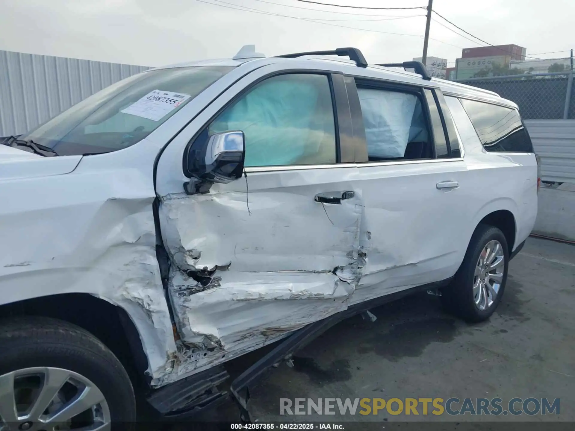 6 Photograph of a damaged car 1GNSKFKDXMR185737 CHEVROLET SUBURBAN 2021