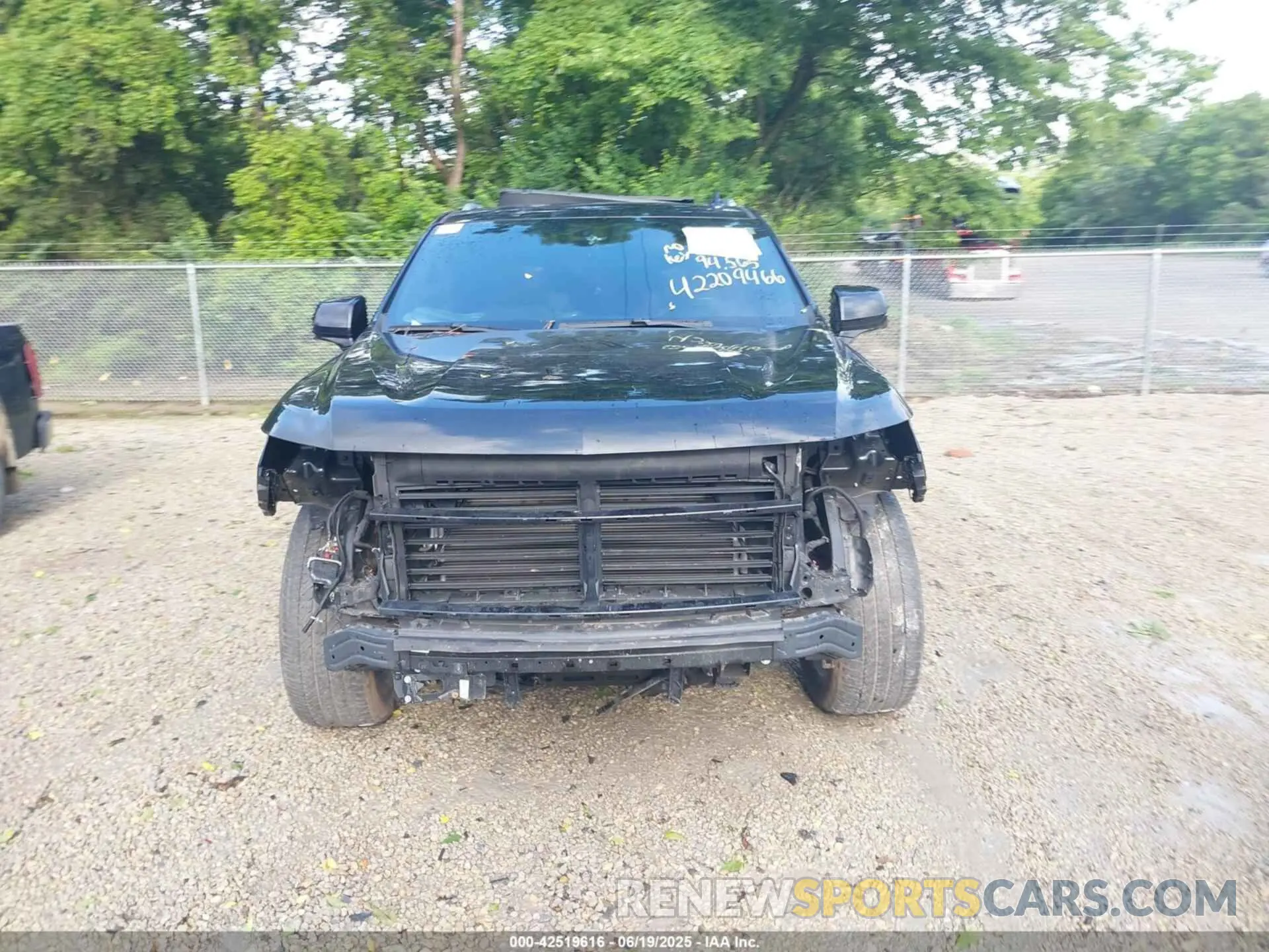 13 Photograph of a damaged car 1GNSKGKLXMR220886 CHEVROLET SUBURBAN 2021