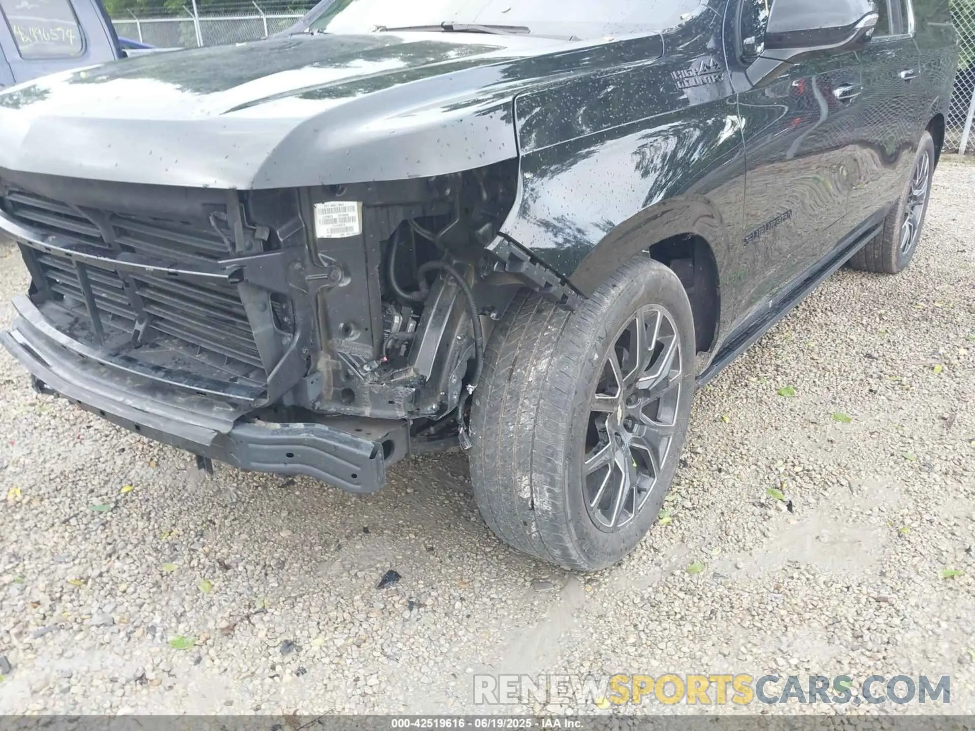18 Photograph of a damaged car 1GNSKGKLXMR220886 CHEVROLET SUBURBAN 2021