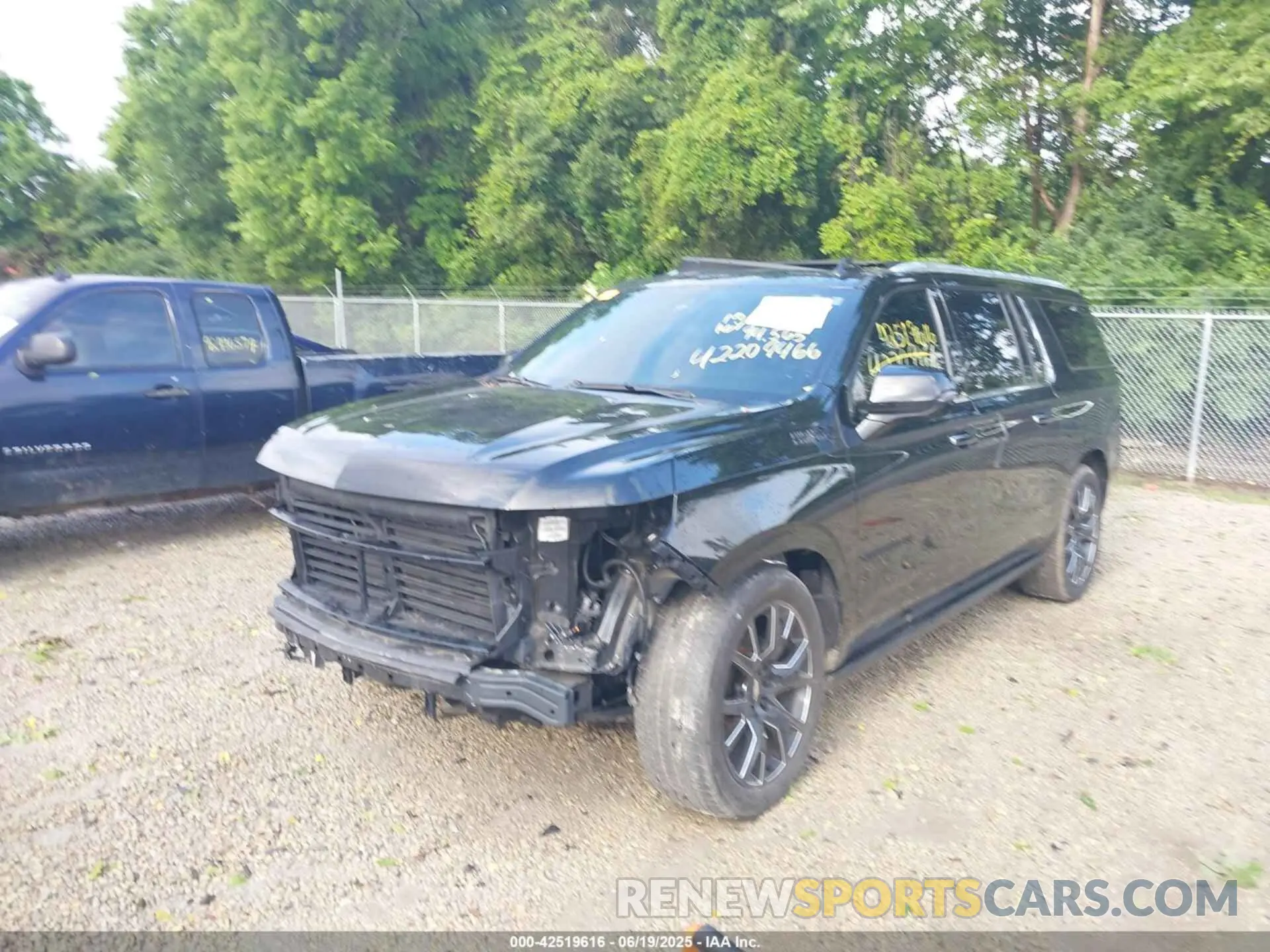 2 Photograph of a damaged car 1GNSKGKLXMR220886 CHEVROLET SUBURBAN 2021