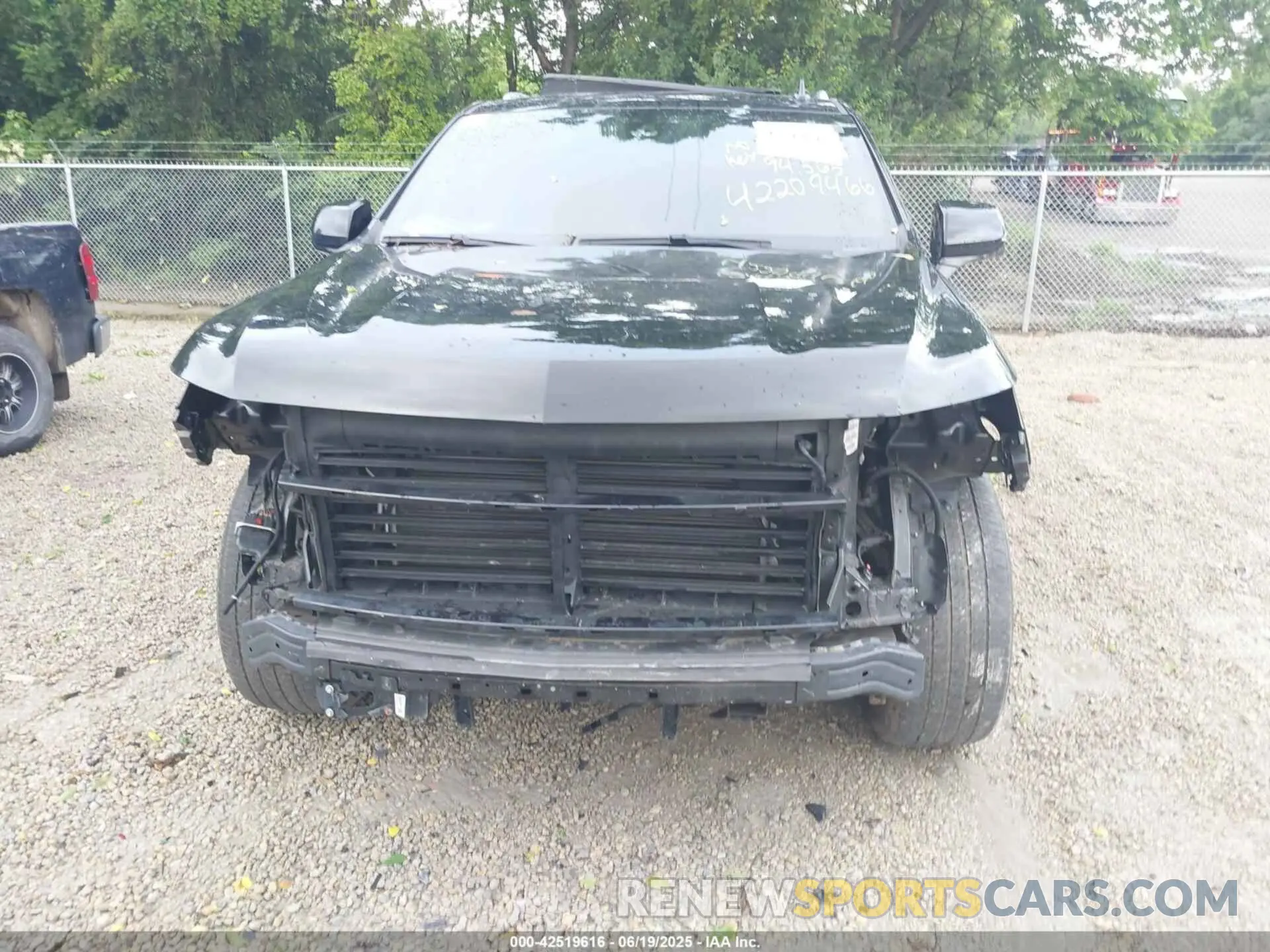 6 Photograph of a damaged car 1GNSKGKLXMR220886 CHEVROLET SUBURBAN 2021