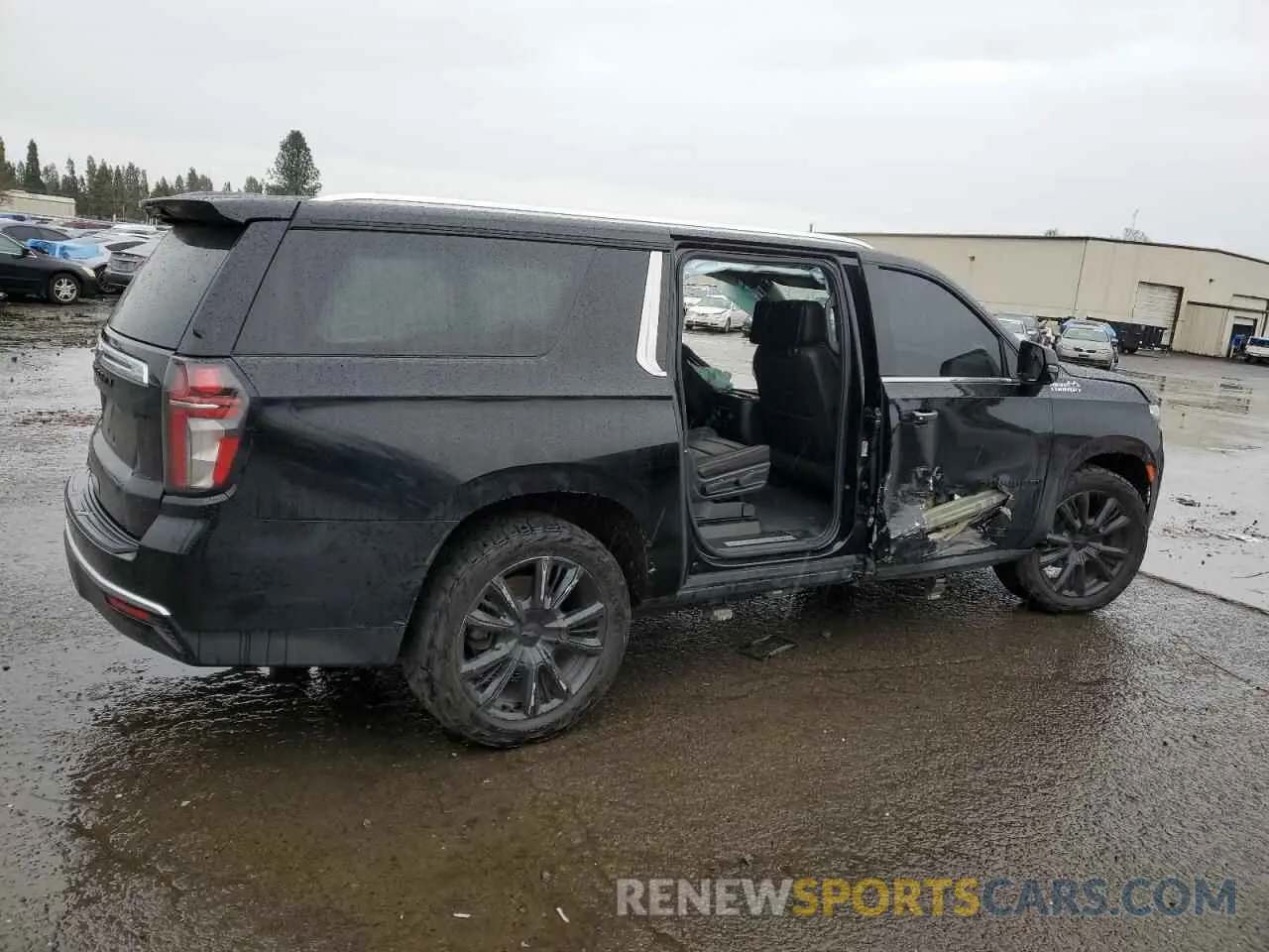 3 Photograph of a damaged car 1GNSKGKT6MR223445 CHEVROLET SUBURBAN 2021