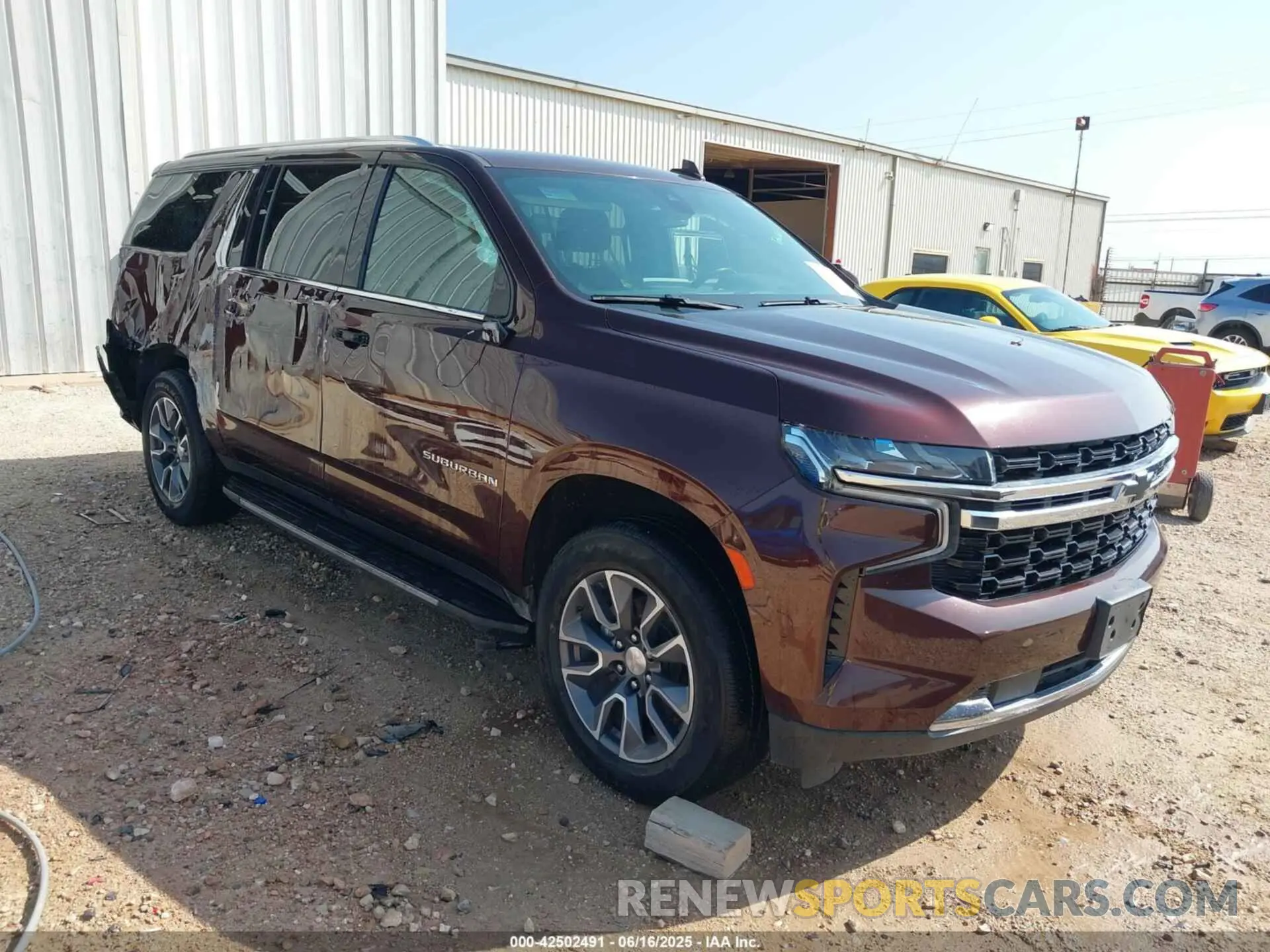 1 Photograph of a damaged car 1GNSCBKD5NR116607 CHEVROLET SUBURBAN 2022