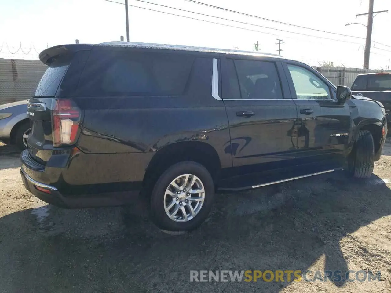 3 Photograph of a damaged car 1GNSCBKD8NR282054 CHEVROLET SUBURBAN 2022