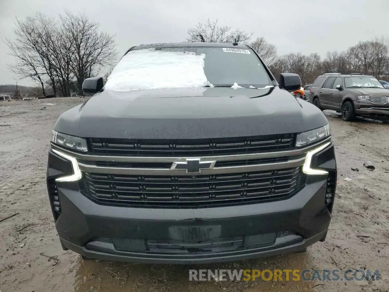 5 Photograph of a damaged car 1GNSCEKD0NR307918 CHEVROLET SUBURBAN 2022