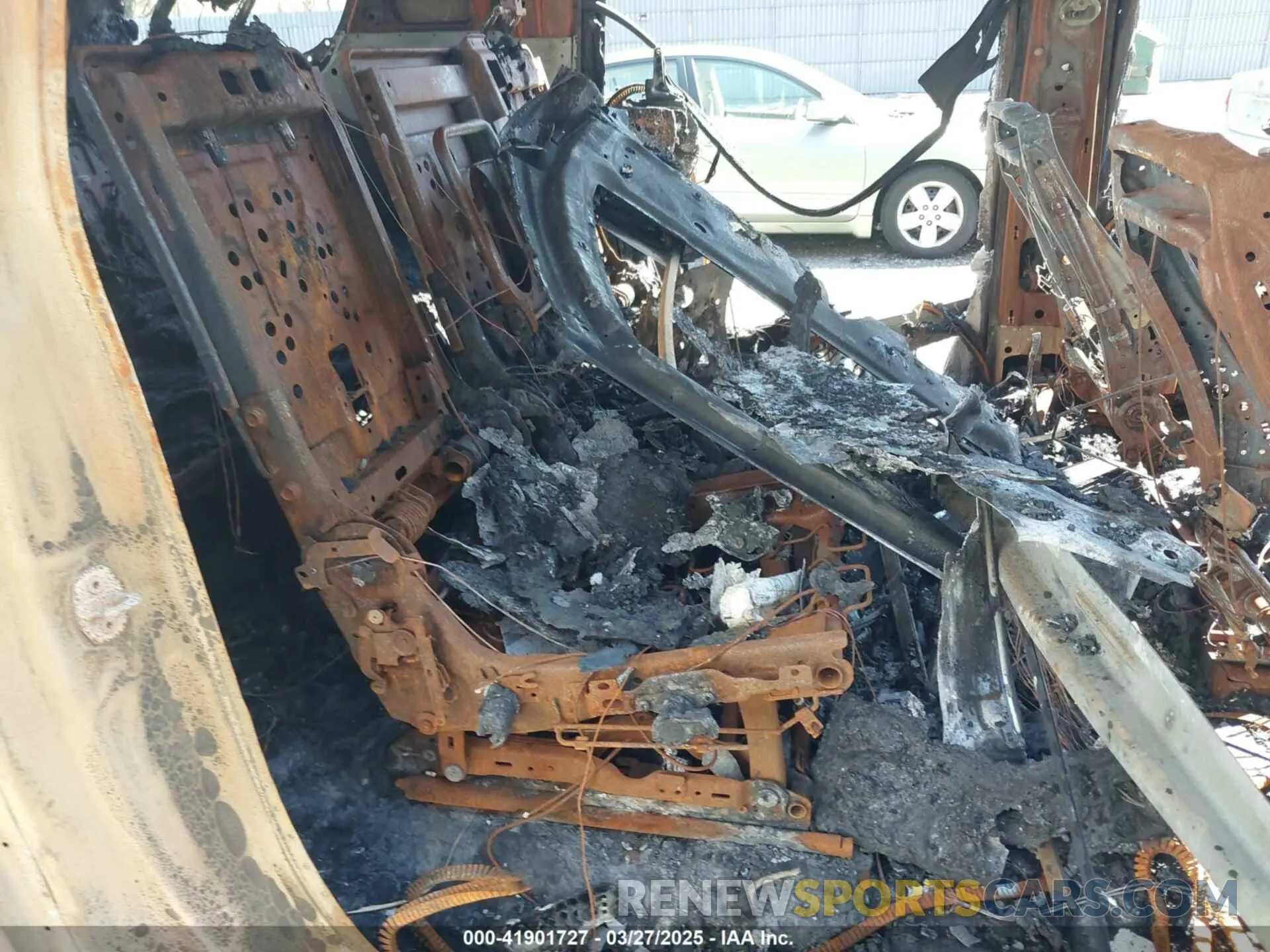 8 Photograph of a damaged car 1GNSKAKD1NR139735 CHEVROLET SUBURBAN 2022