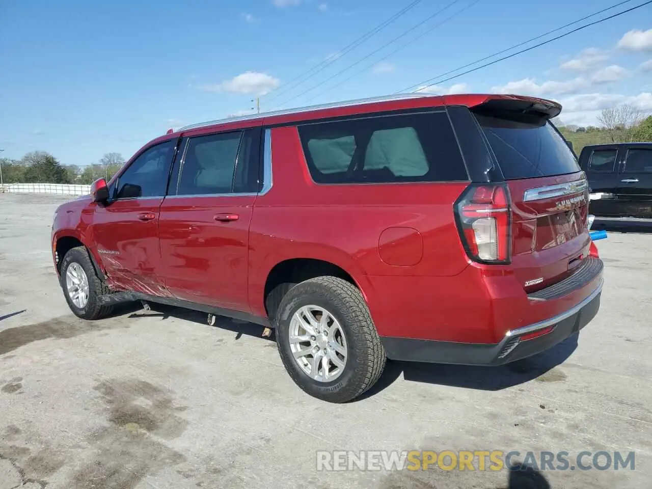 2 Photograph of a damaged car 1GNSKCKD1NR161696 CHEVROLET SUBURBAN 2022