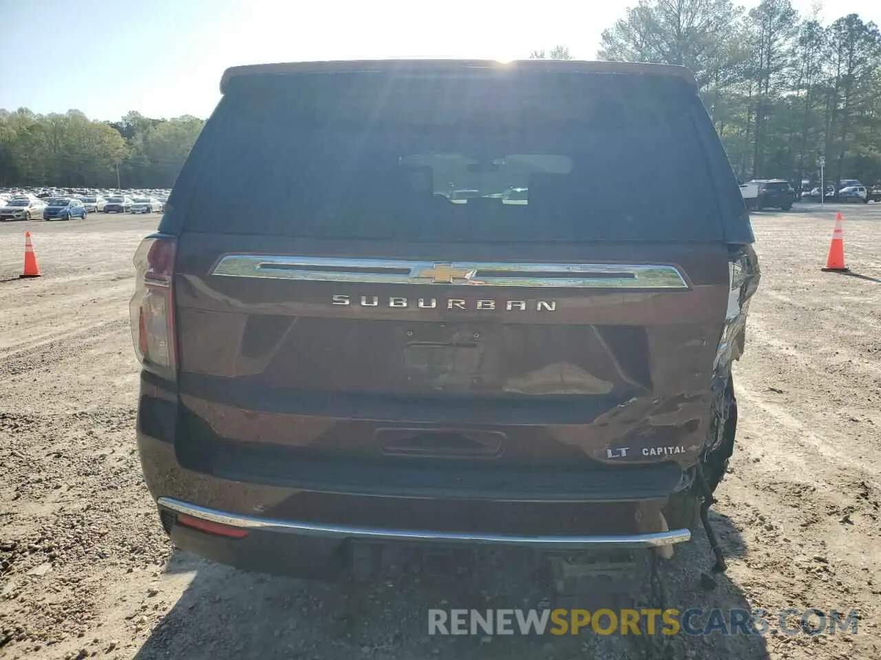 6 Photograph of a damaged car 1GNSKCKD3NR116646 CHEVROLET SUBURBAN 2022