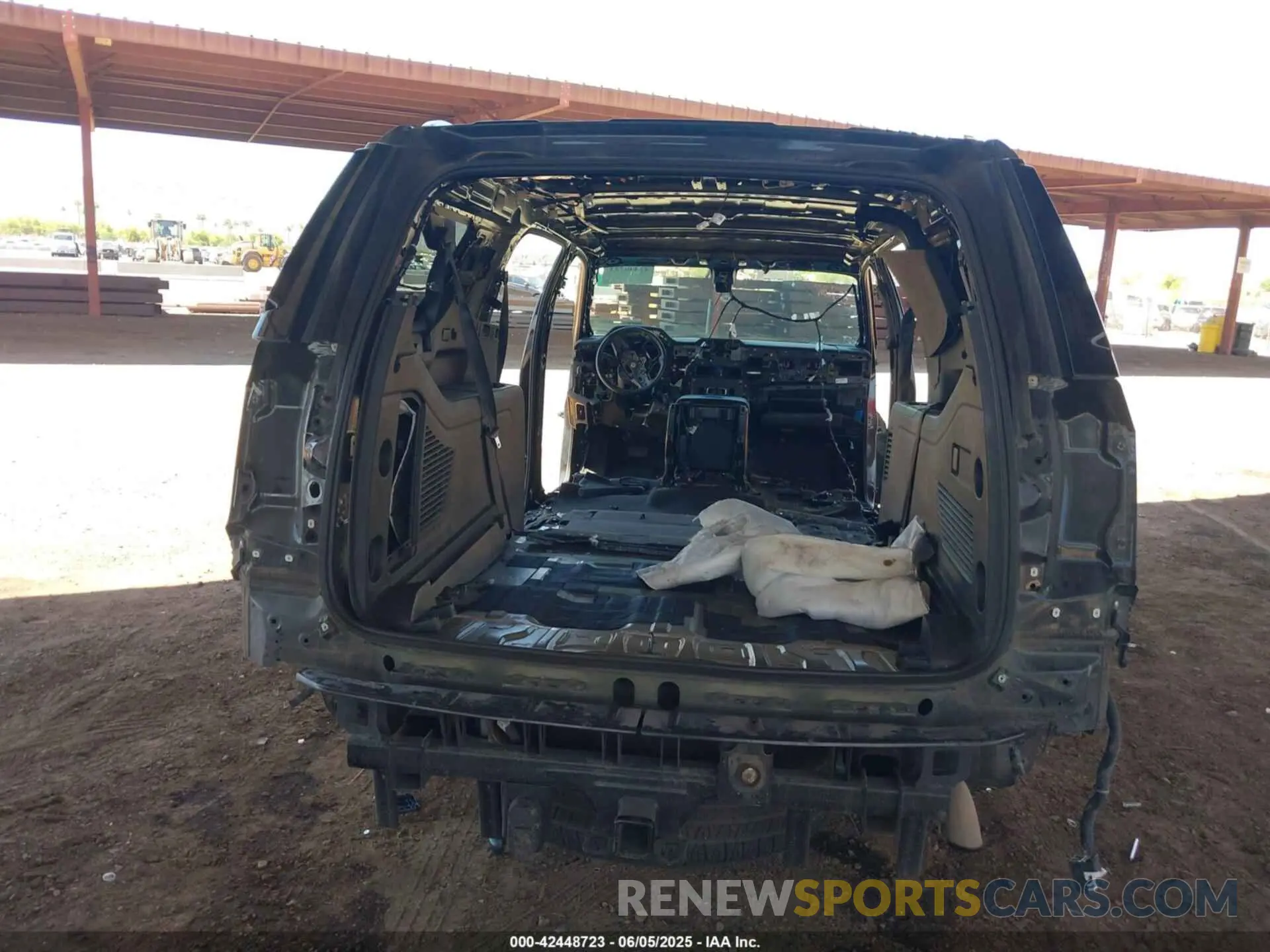 15 Photograph of a damaged car 1GNSKCKD5NR246055 CHEVROLET SUBURBAN 2022