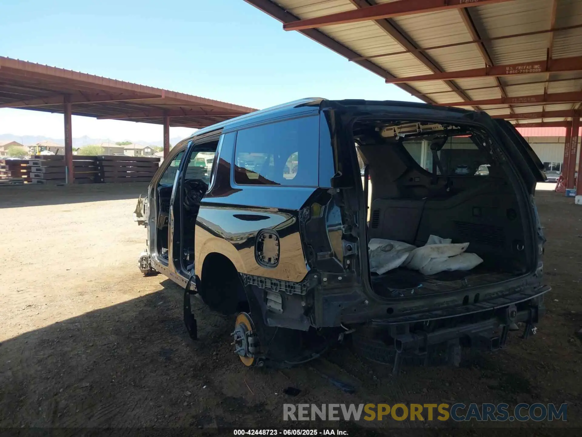 3 Photograph of a damaged car 1GNSKCKD5NR246055 CHEVROLET SUBURBAN 2022
