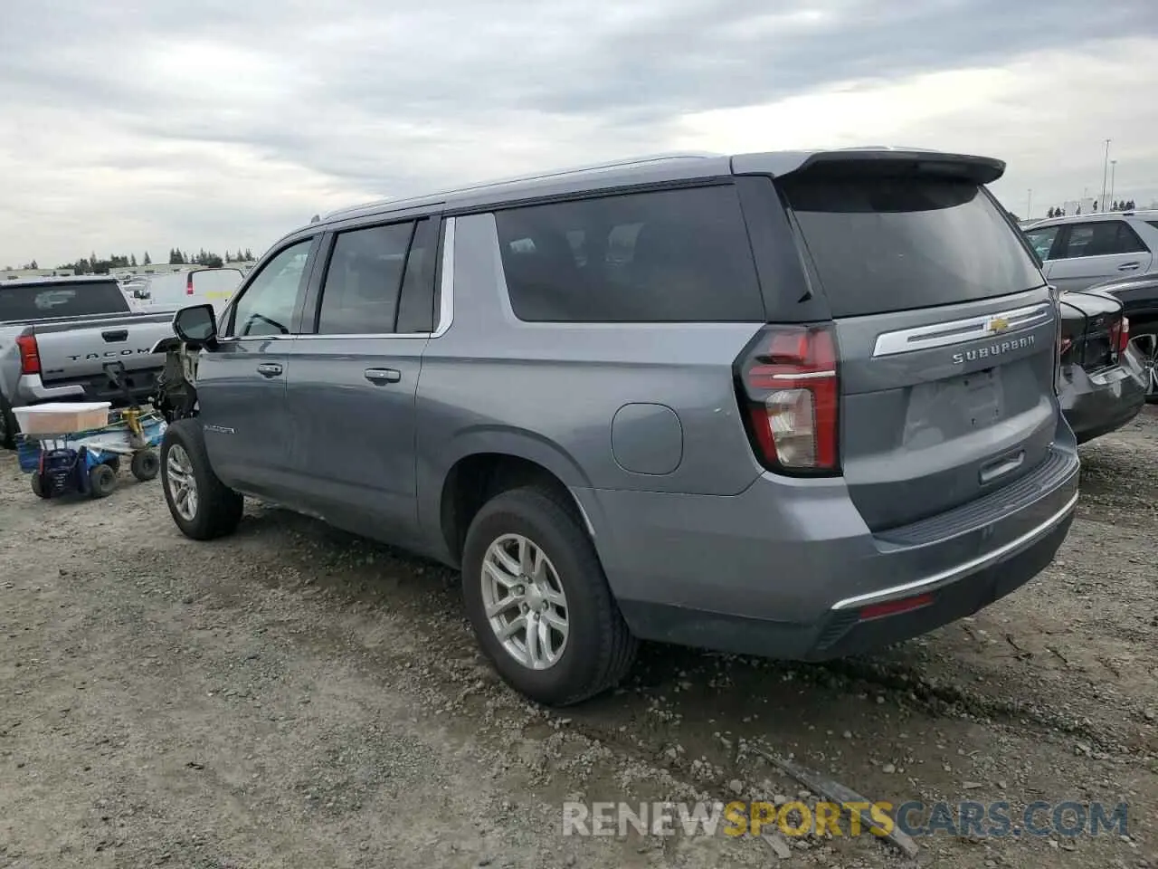 2 Photograph of a damaged car 1GNSKCKD5NR250767 CHEVROLET SUBURBAN 2022