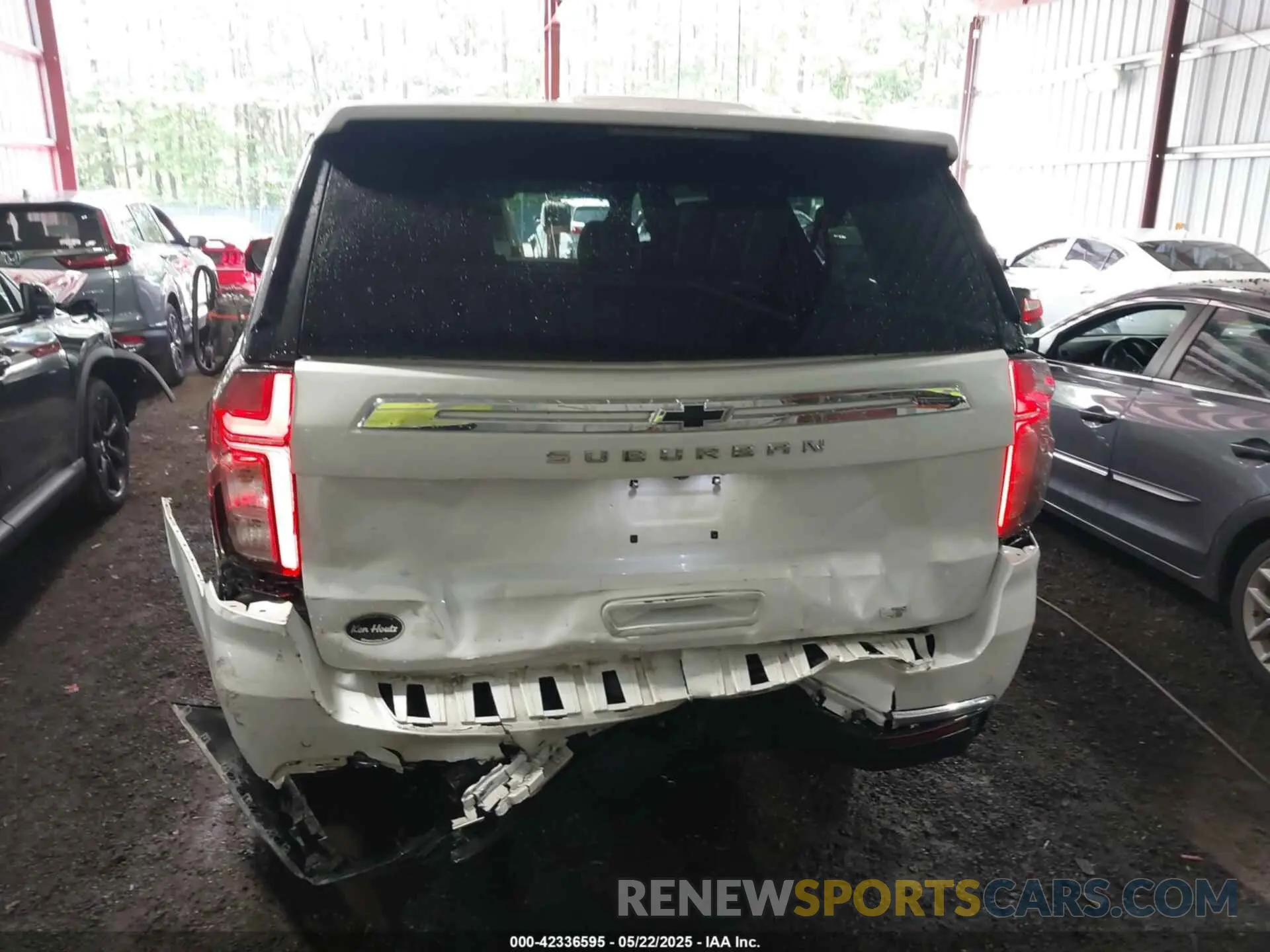 16 Photograph of a damaged car 1GNSKCKD7NR235784 CHEVROLET SUBURBAN 2022