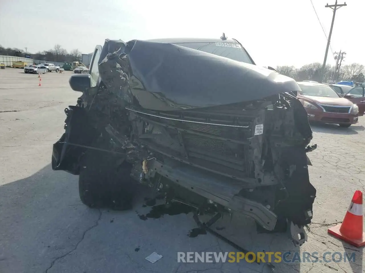 5 Photograph of a damaged car 1GNSKCKD8NR242551 CHEVROLET SUBURBAN 2022