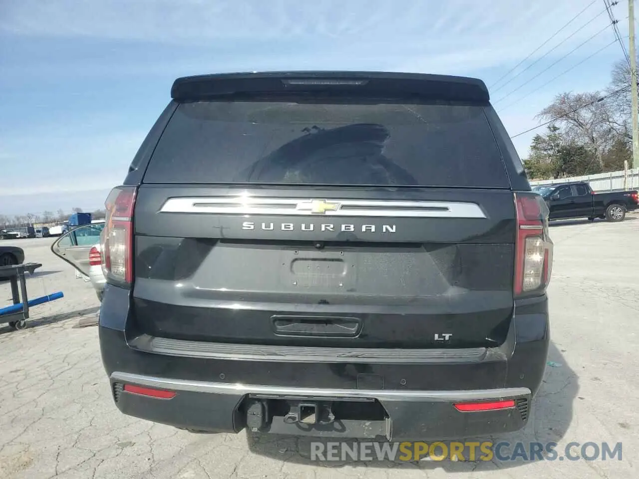 6 Photograph of a damaged car 1GNSKCKD8NR242551 CHEVROLET SUBURBAN 2022