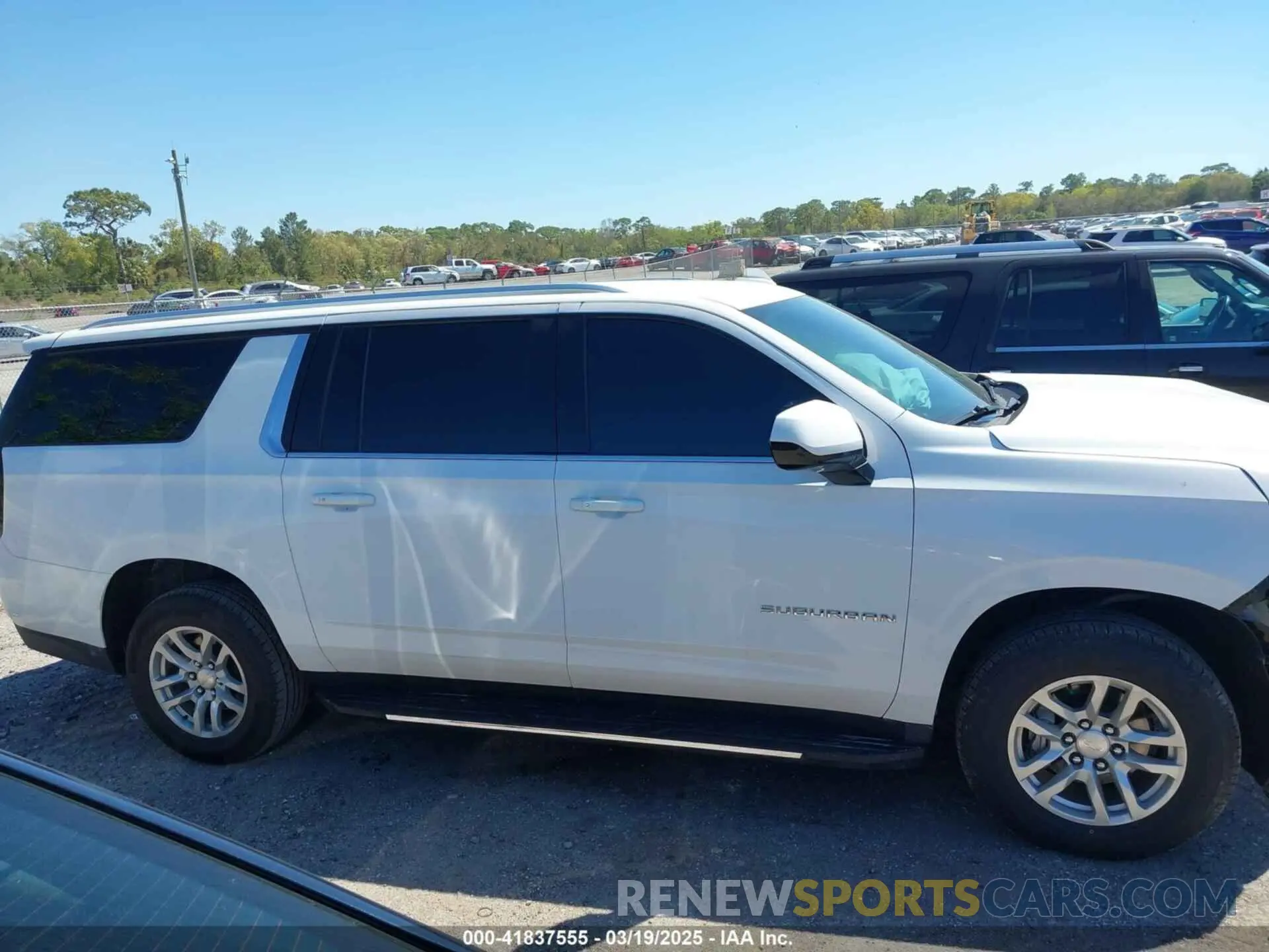 13 Photograph of a damaged car 1GNSKCKDXNR247122 CHEVROLET SUBURBAN 2022