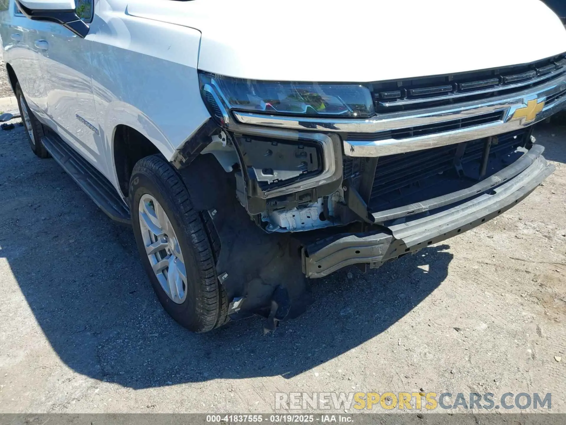 6 Photograph of a damaged car 1GNSKCKDXNR247122 CHEVROLET SUBURBAN 2022