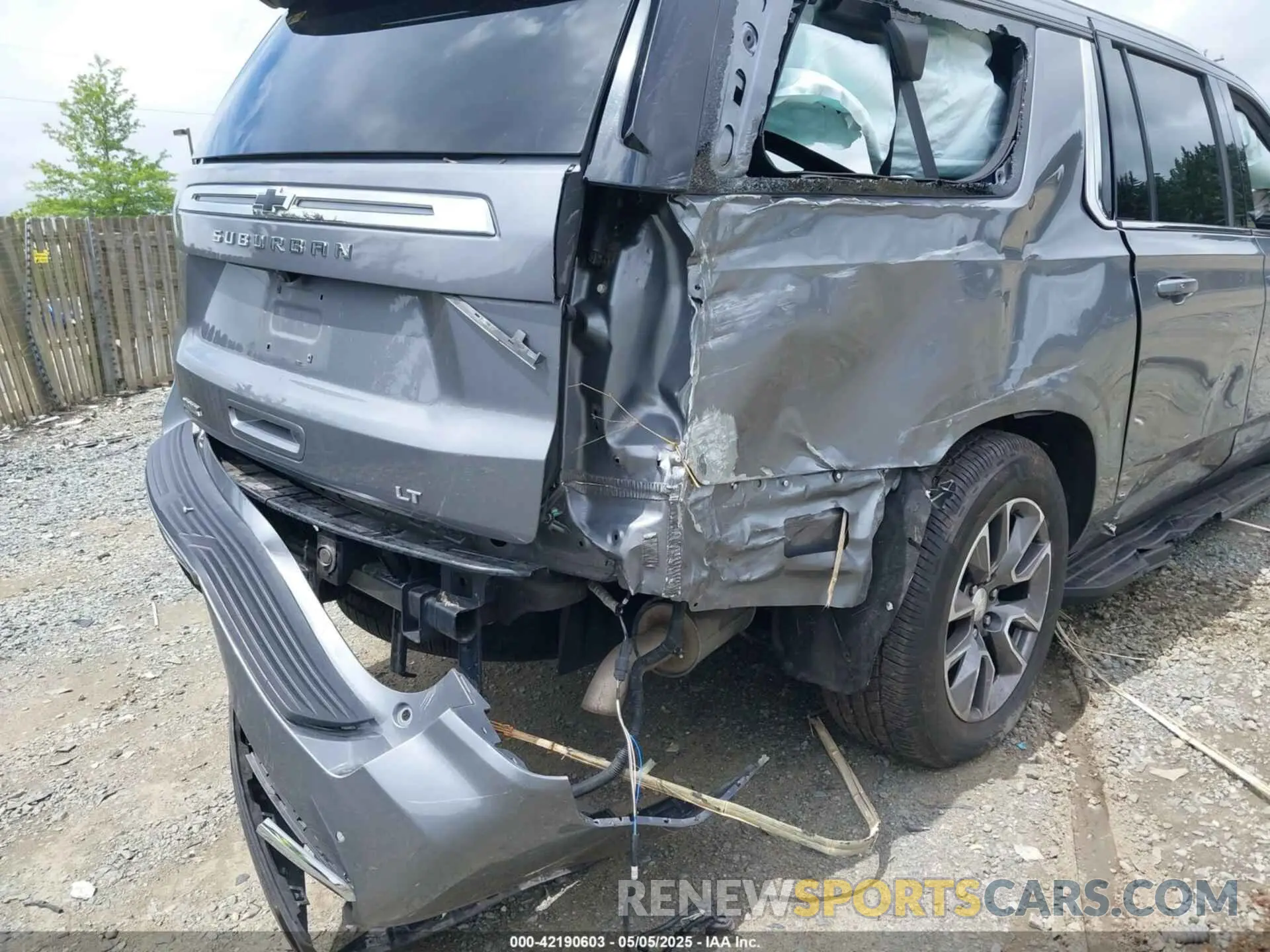 18 Photograph of a damaged car 1GNSKCKT0NR296269 CHEVROLET SUBURBAN 2022