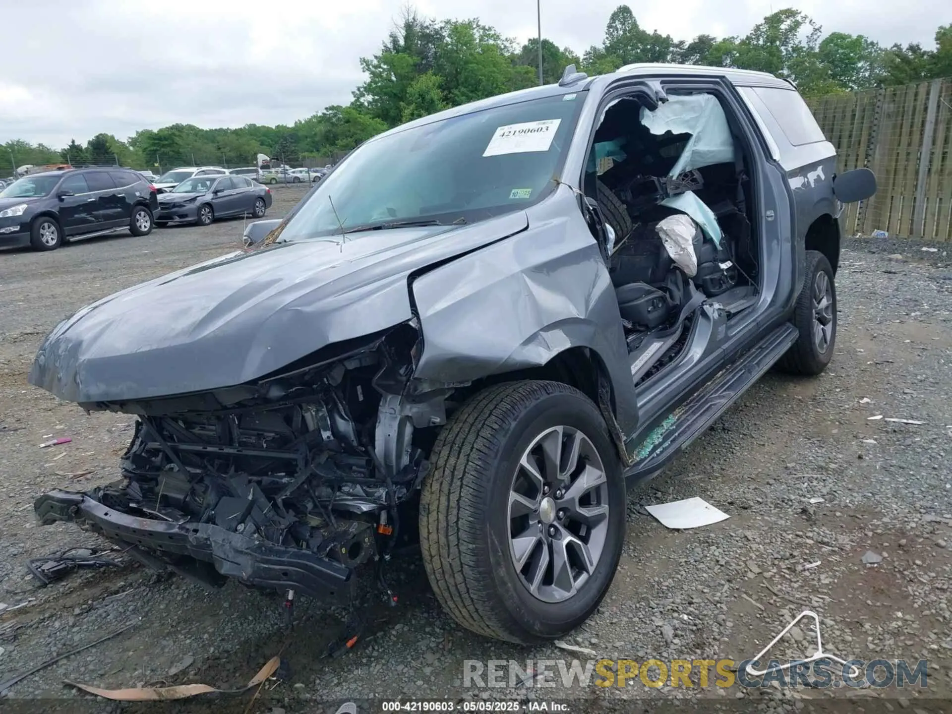 2 Photograph of a damaged car 1GNSKCKT0NR296269 CHEVROLET SUBURBAN 2022