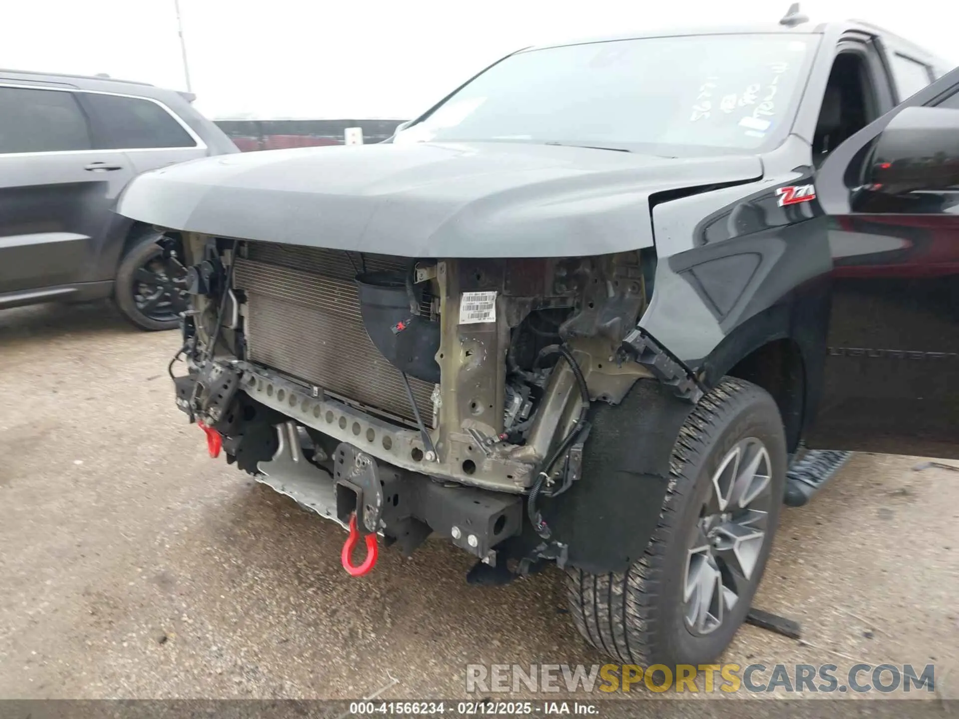 6 Photograph of a damaged car 1GNSKDKD3NR251387 CHEVROLET SUBURBAN 2022
