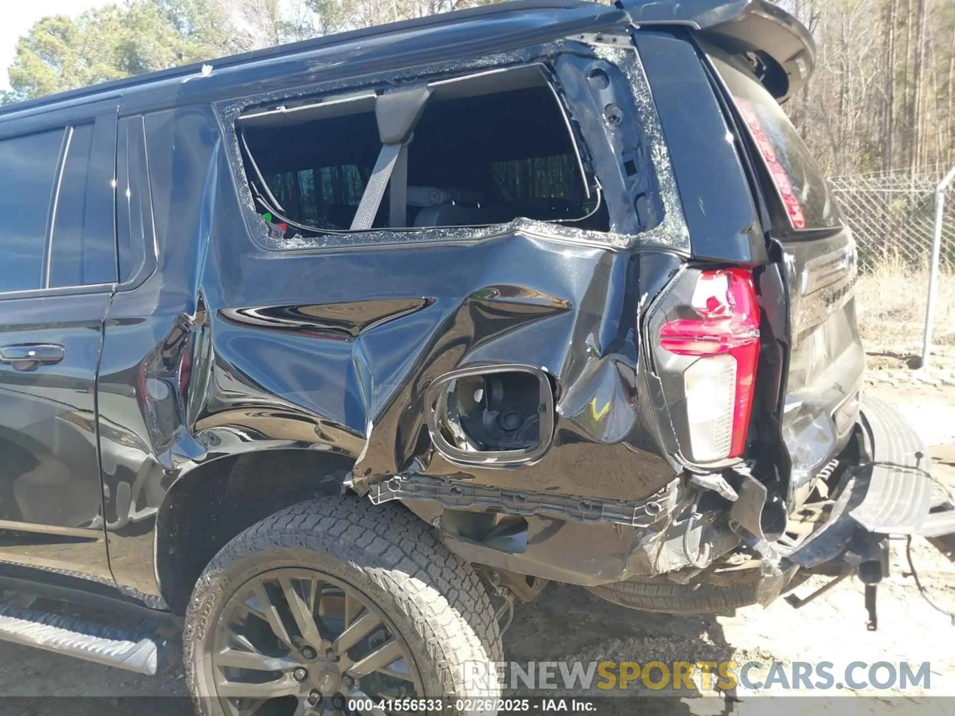 12 Photograph of a damaged car 1GNSKDKD5NR110949 CHEVROLET SUBURBAN 2022