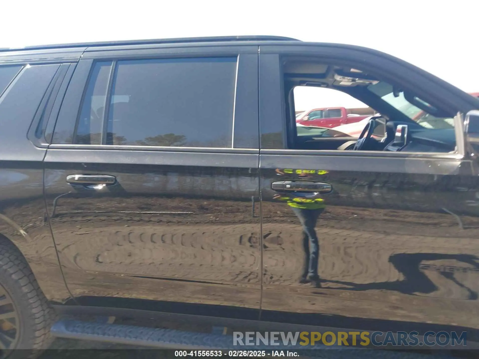 14 Photograph of a damaged car 1GNSKDKD5NR110949 CHEVROLET SUBURBAN 2022