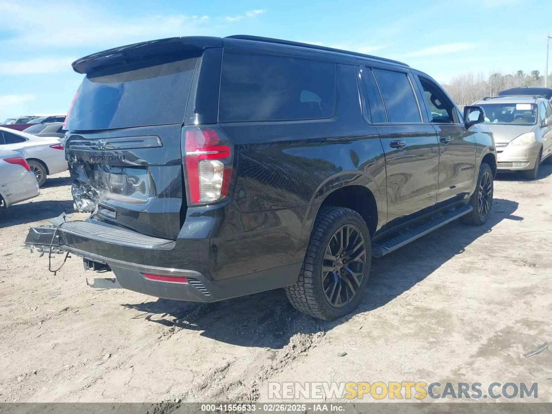 4 Photograph of a damaged car 1GNSKDKD5NR110949 CHEVROLET SUBURBAN 2022