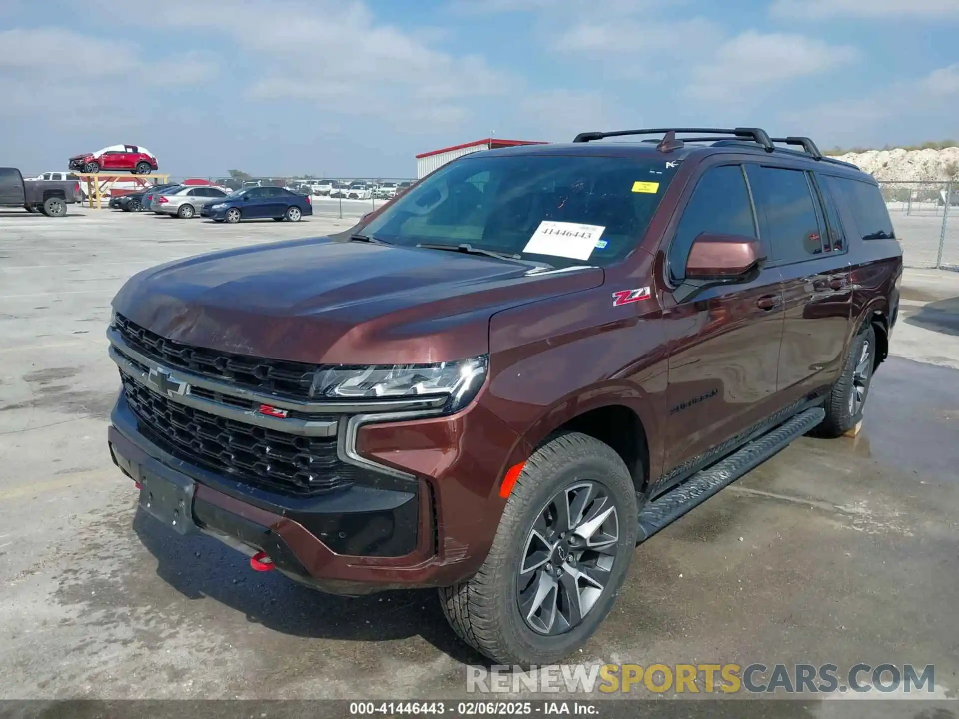 2 Photograph of a damaged car 1GNSKDKD6NR153339 CHEVROLET SUBURBAN 2022