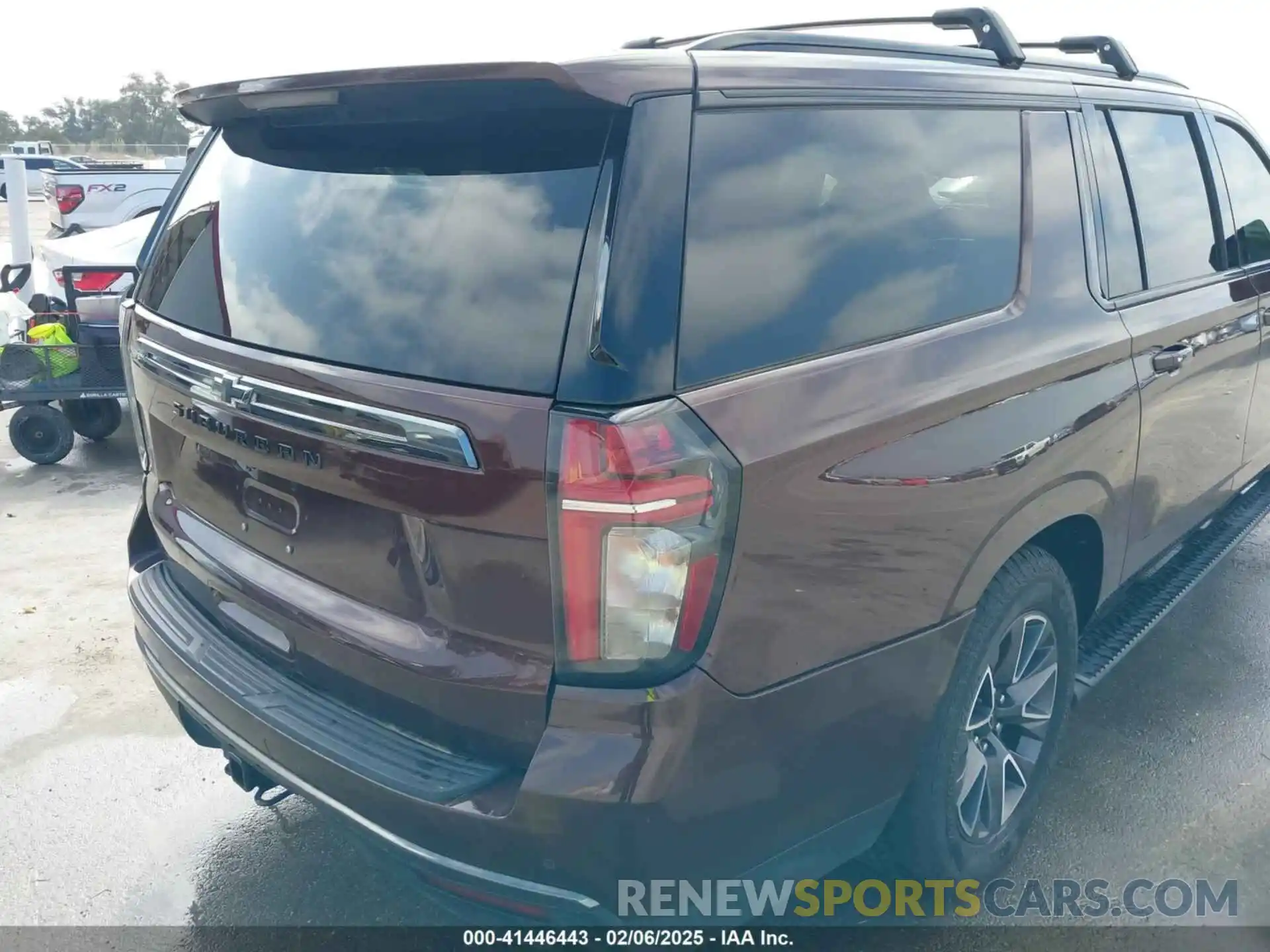 21 Photograph of a damaged car 1GNSKDKD6NR153339 CHEVROLET SUBURBAN 2022