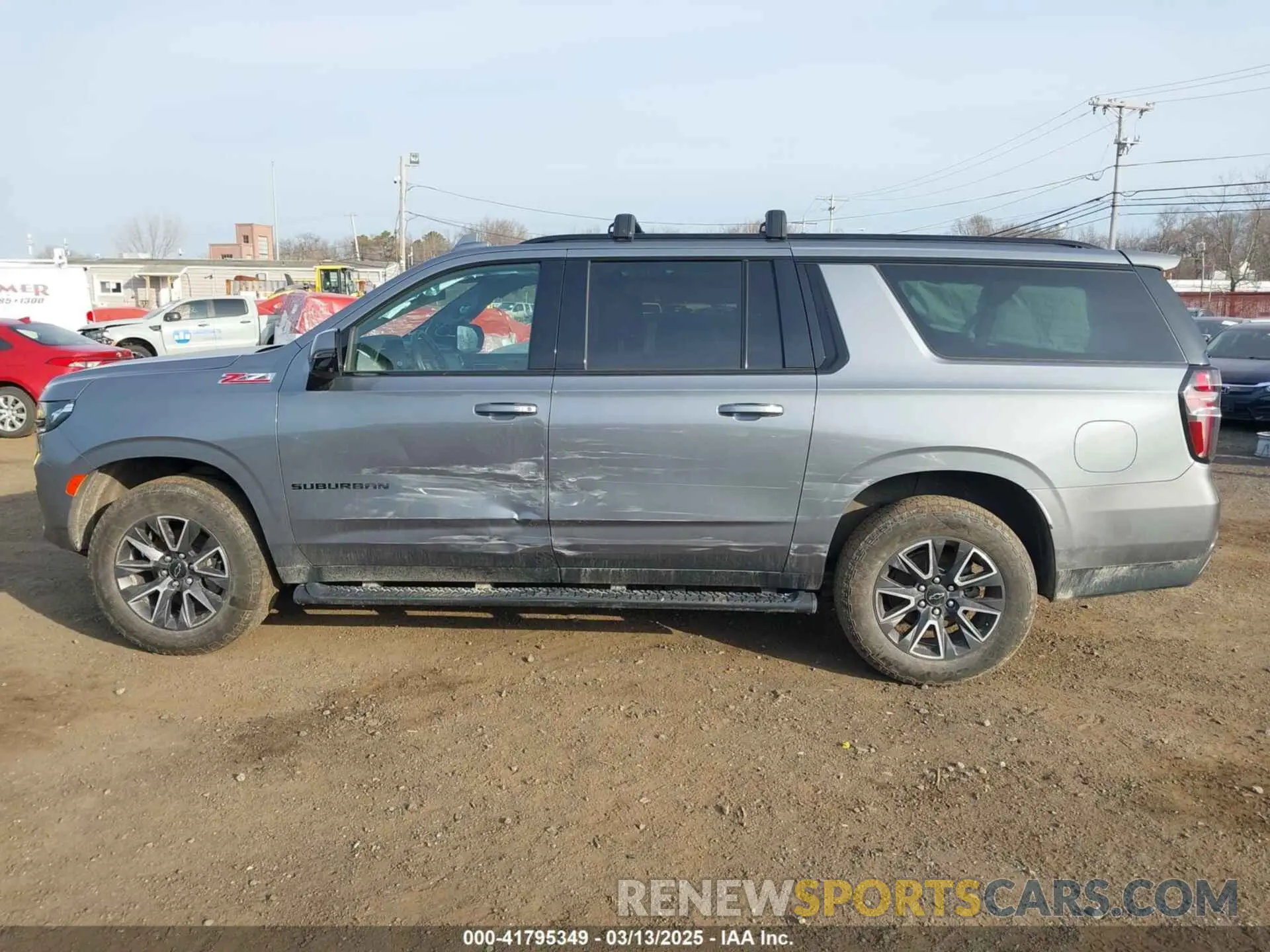 14 Photograph of a damaged car 1GNSKDKD6NR327345 CHEVROLET SUBURBAN 2022