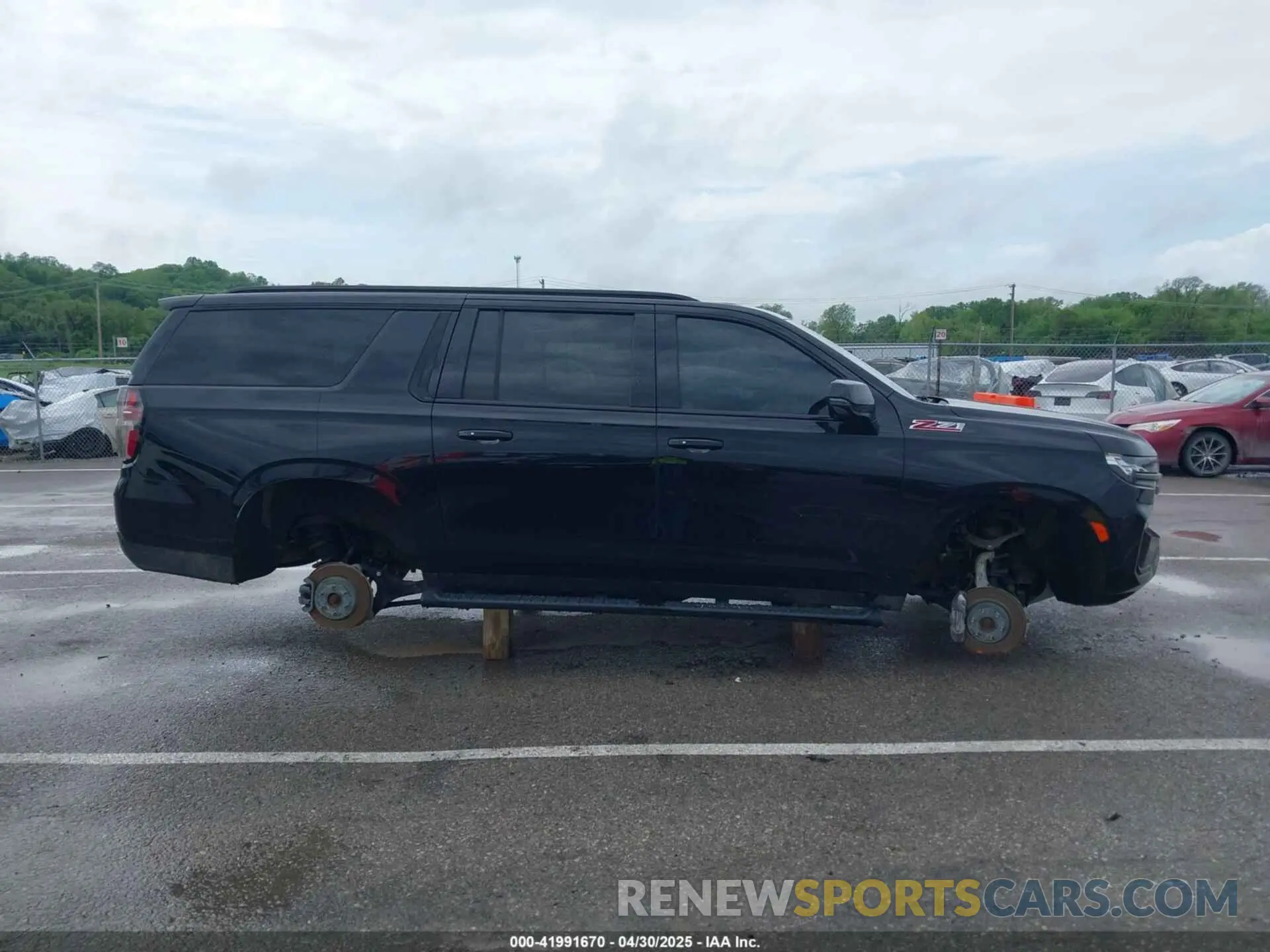 13 Photograph of a damaged car 1GNSKDKD7NR151681 CHEVROLET SUBURBAN 2022