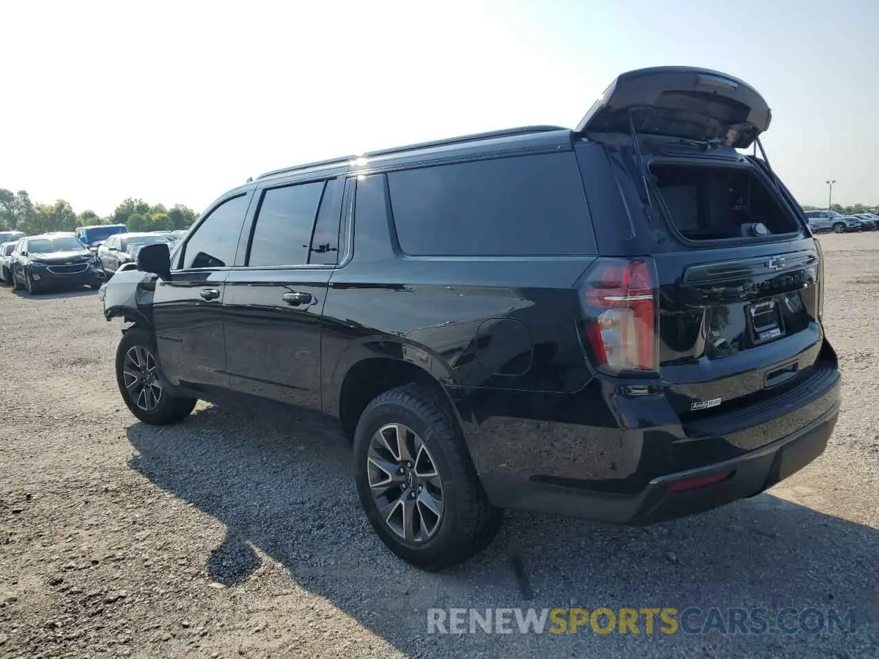 2 Photograph of a damaged car 1GNSKDKD7NR204251 CHEVROLET SUBURBAN 2022