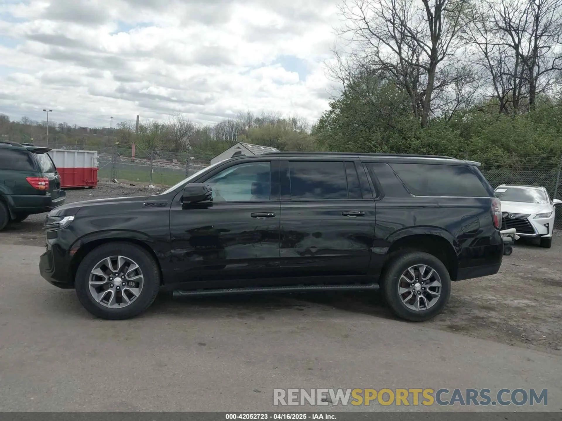 14 Photograph of a damaged car 1GNSKDKD8NR313558 CHEVROLET SUBURBAN 2022