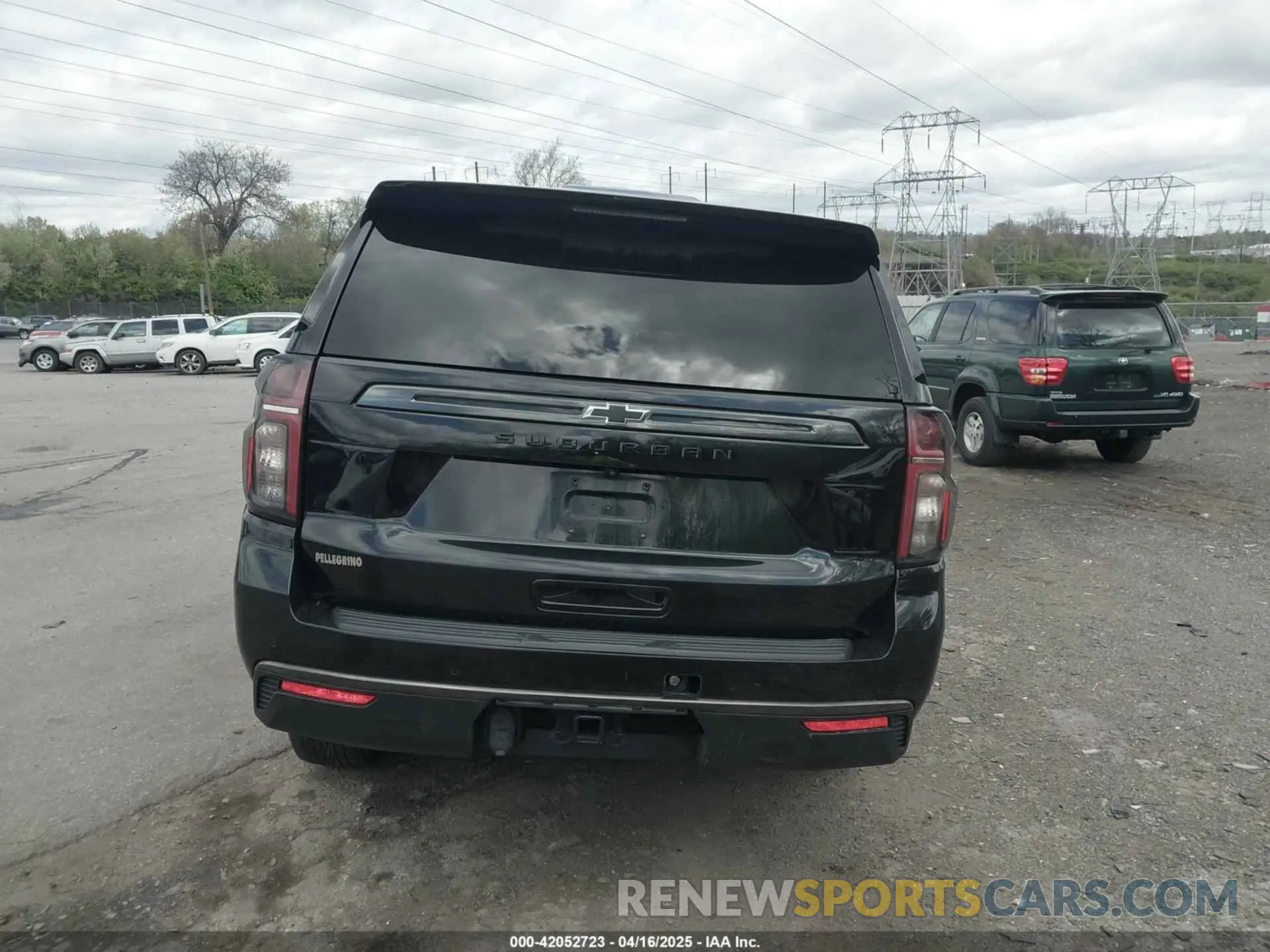 16 Photograph of a damaged car 1GNSKDKD8NR313558 CHEVROLET SUBURBAN 2022