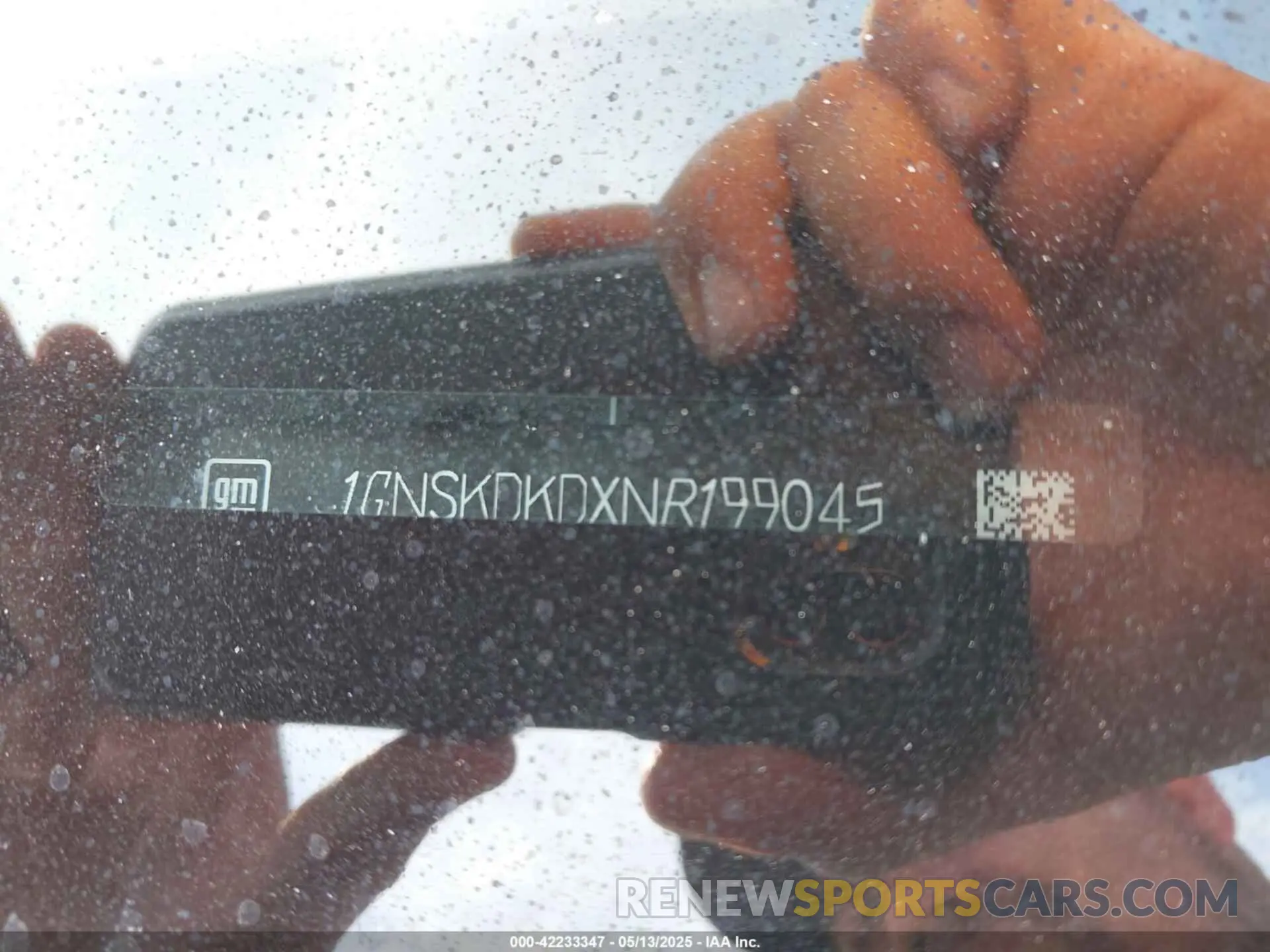 9 Photograph of a damaged car 1GNSKDKDXNR199045 CHEVROLET SUBURBAN 2022