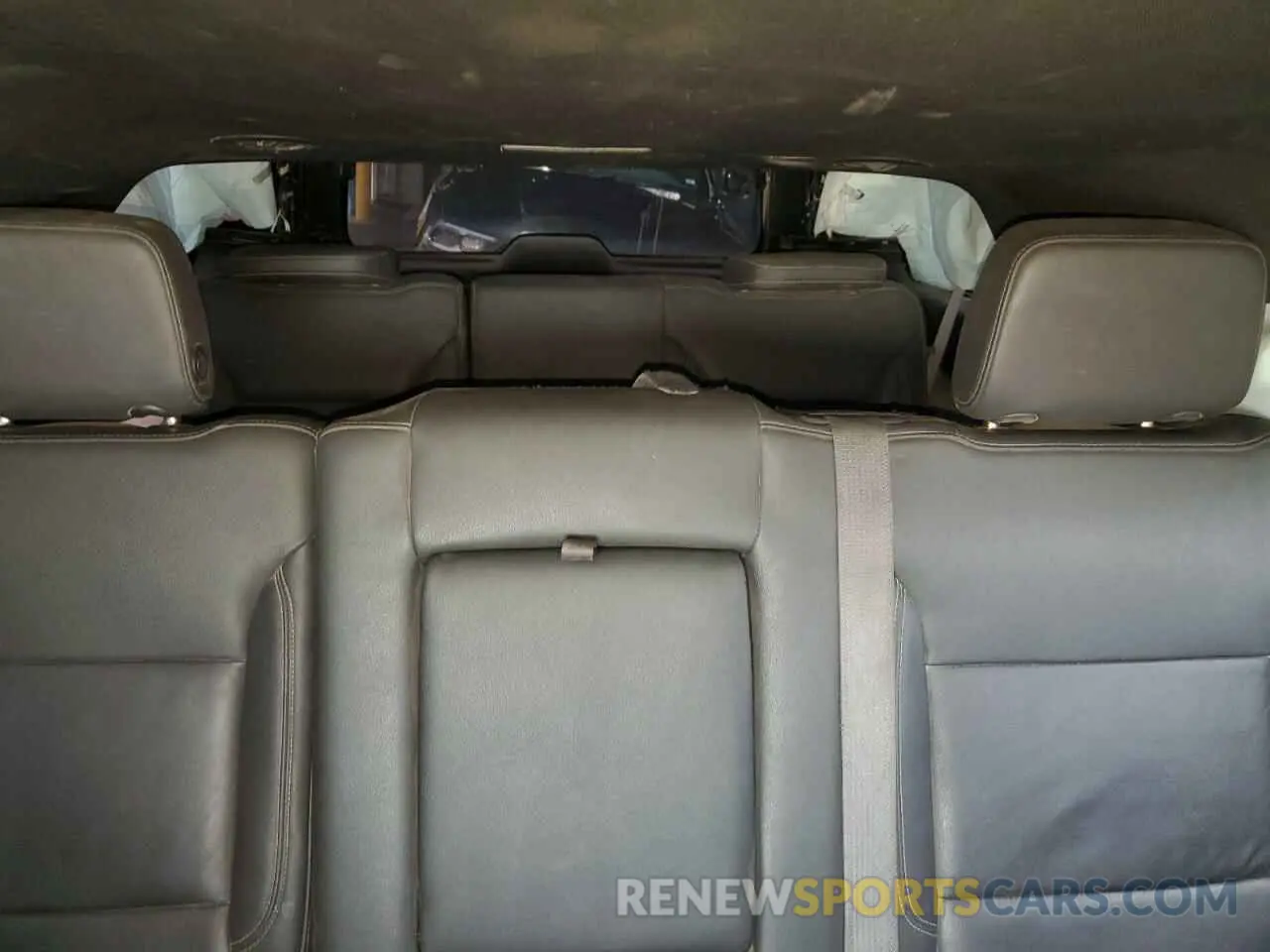 10 Photograph of a damaged car 1GNSKDKDXNR259390 CHEVROLET SUBURBAN 2022