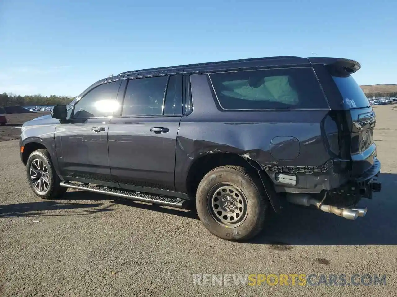 2 Photograph of a damaged car 1GNSKDKL0NR301797 CHEVROLET SUBURBAN 2022