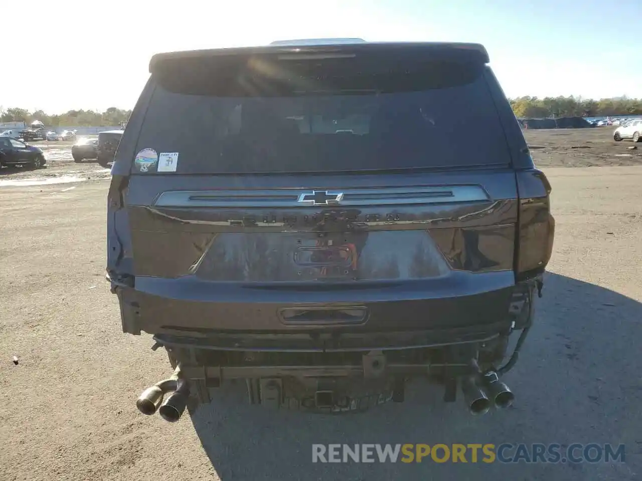 6 Photograph of a damaged car 1GNSKDKL0NR301797 CHEVROLET SUBURBAN 2022