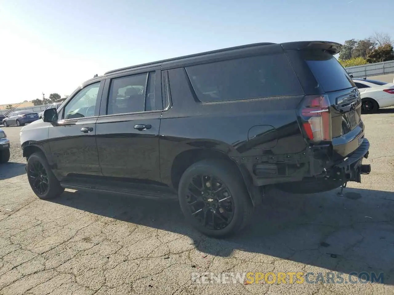 2 Photograph of a damaged car 1GNSKEKD0NR296633 CHEVROLET SUBURBAN 2022