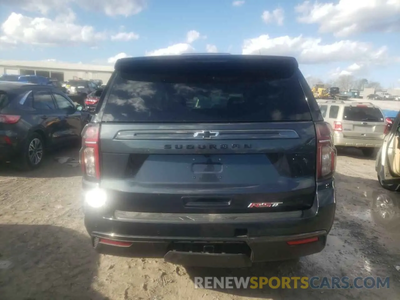 6 Photograph of a damaged car 1GNSKEKD4NR303096 CHEVROLET SUBURBAN 2022