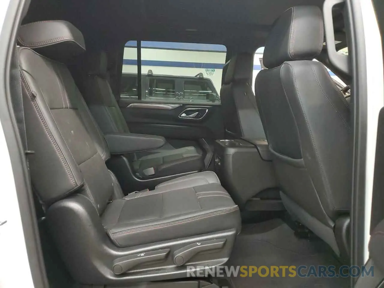 11 Photograph of a damaged car 1GNSKEKD4NR341895 CHEVROLET SUBURBAN 2022