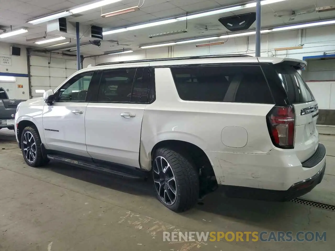 2 Photograph of a damaged car 1GNSKEKD4NR341895 CHEVROLET SUBURBAN 2022