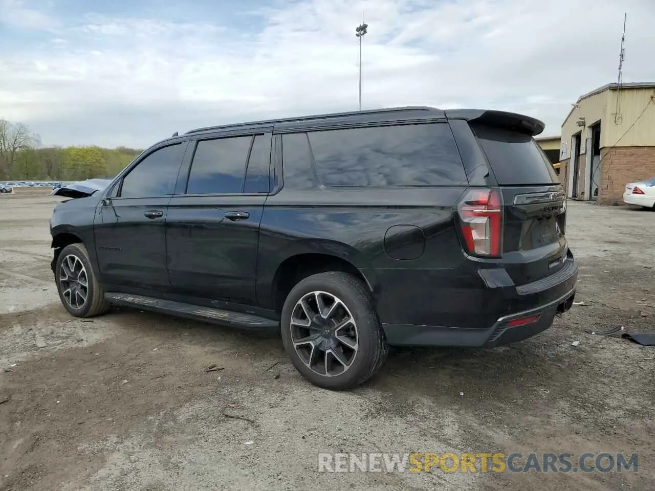 2 Photograph of a damaged car 1GNSKEKD5NR295378 CHEVROLET SUBURBAN 2022