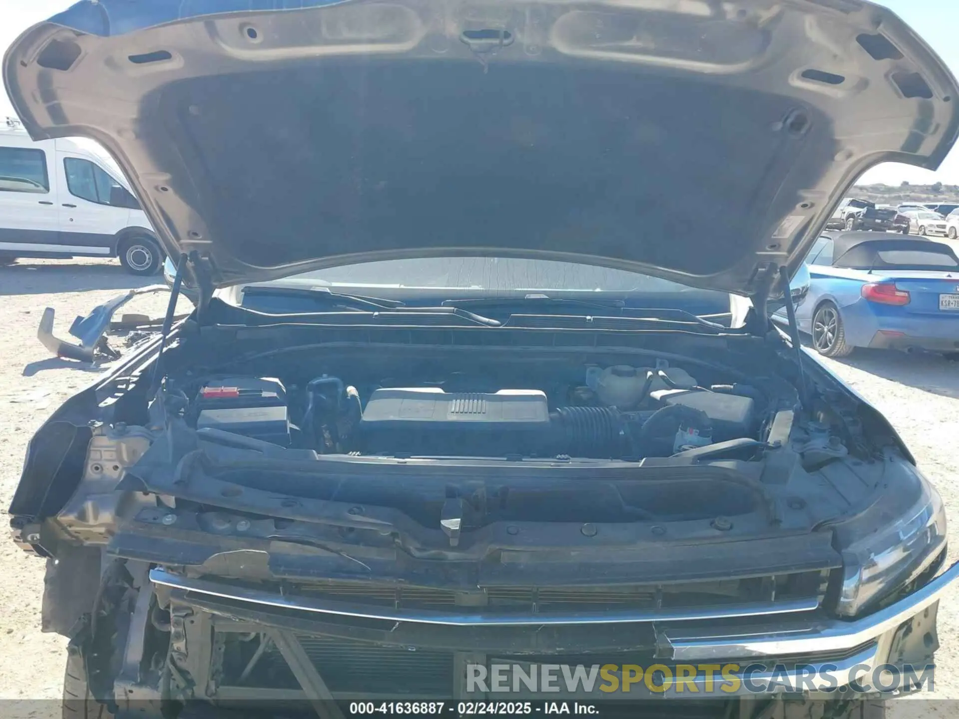 10 Photograph of a damaged car 1GNSKFKD0NR185277 CHEVROLET SUBURBAN 2022